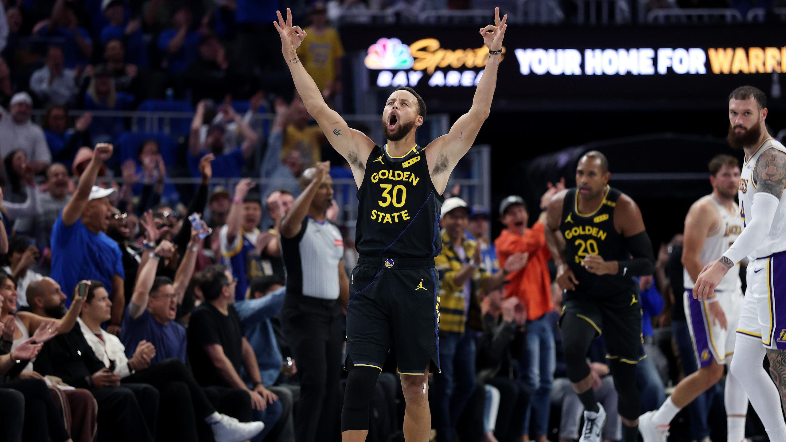 Los Angeles Lakers v Golden State Warriors