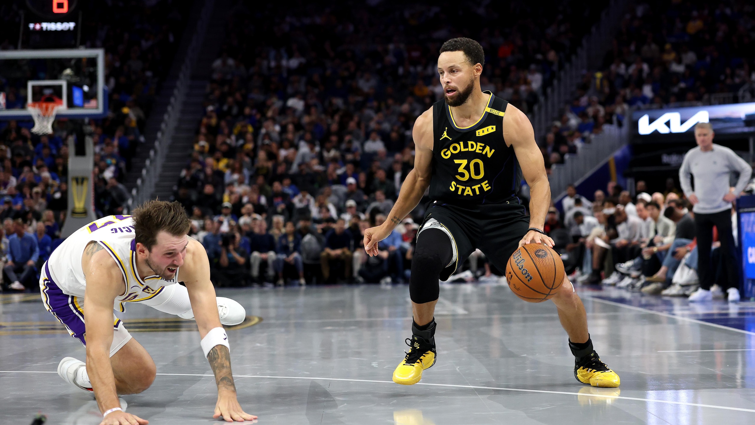 Los Angeles Lakers v Golden State Warriors