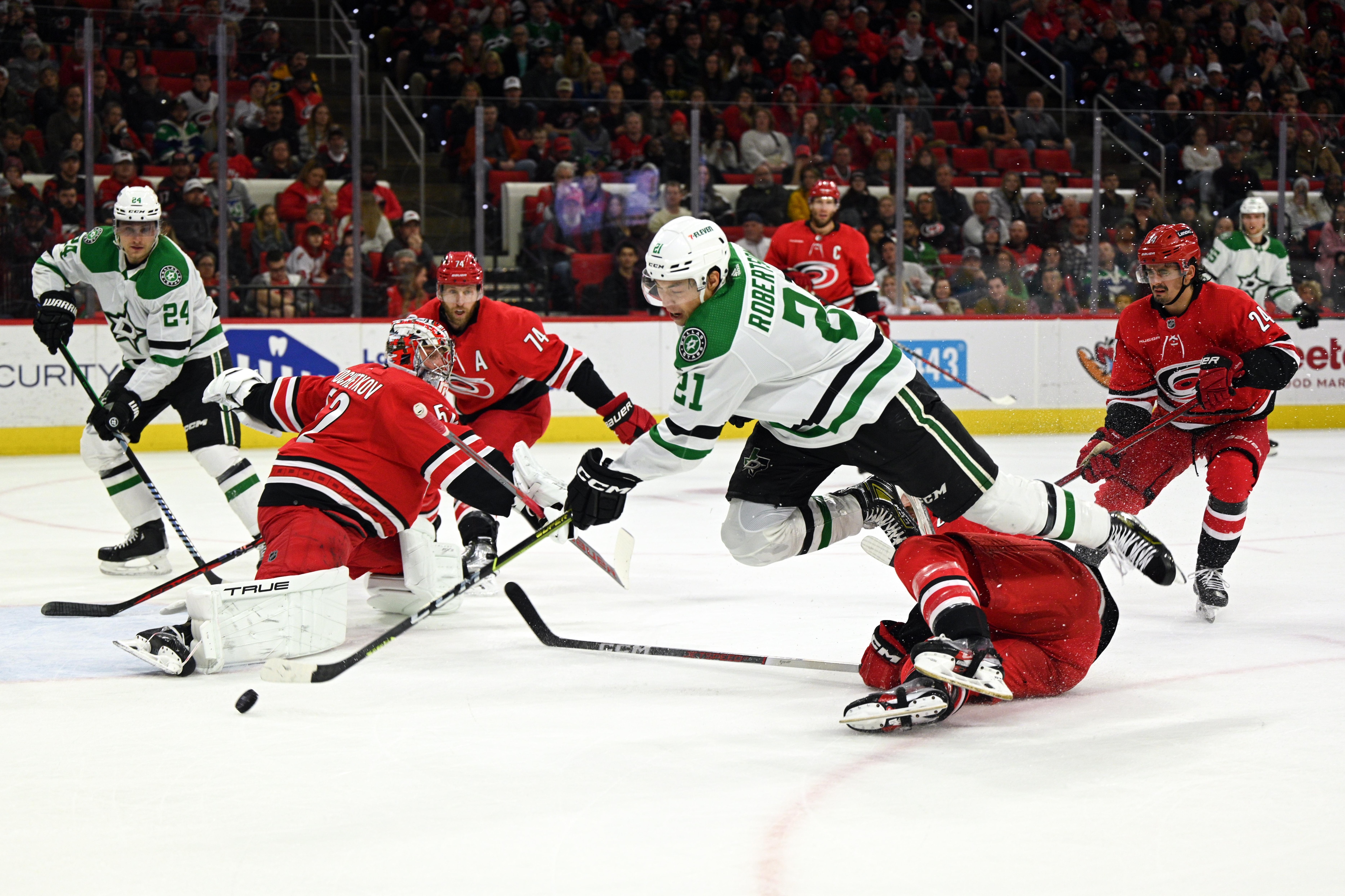 NHL: FEB 24 Stars at Hurricanes