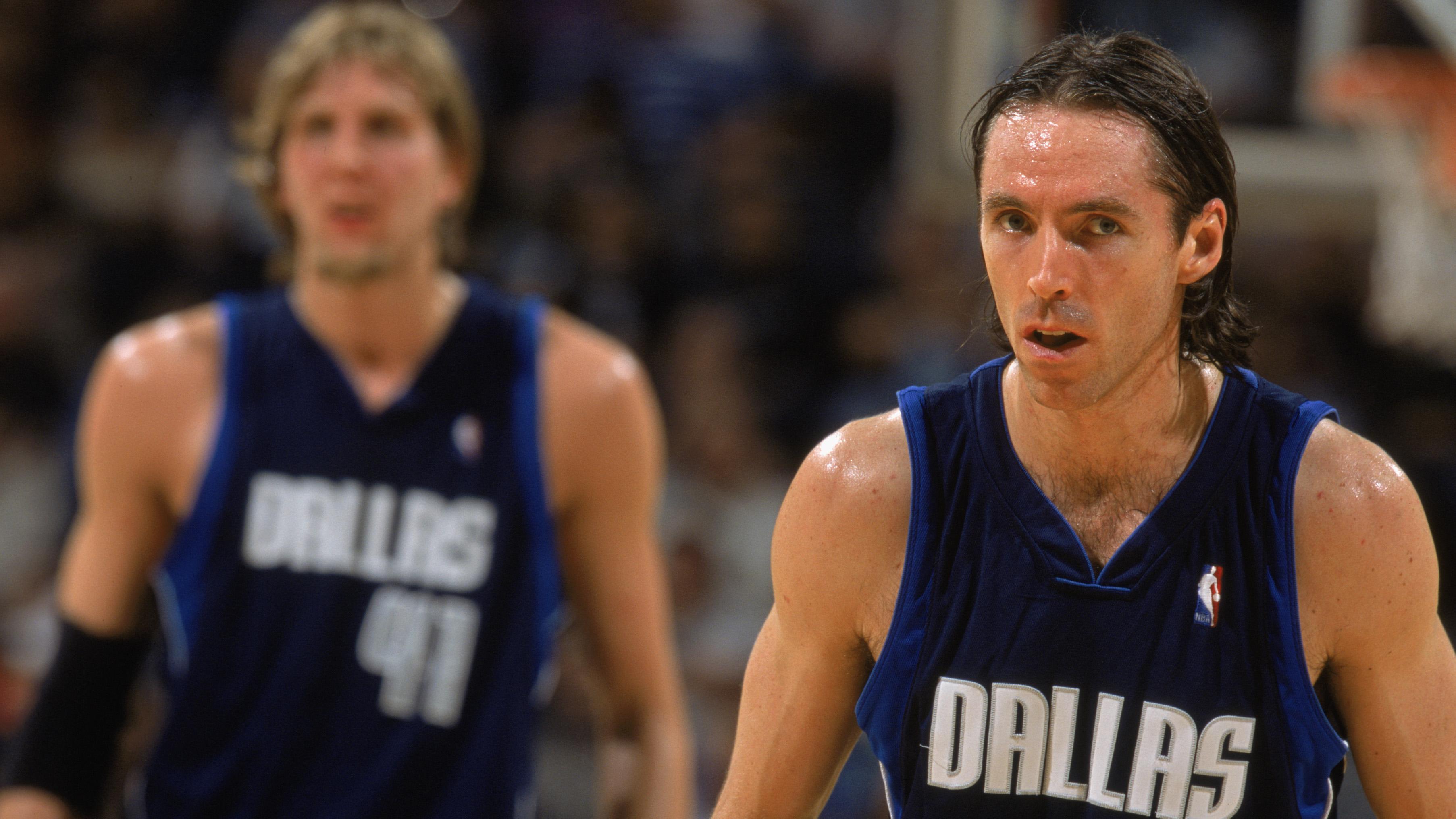 Nash alongside Nowitzki