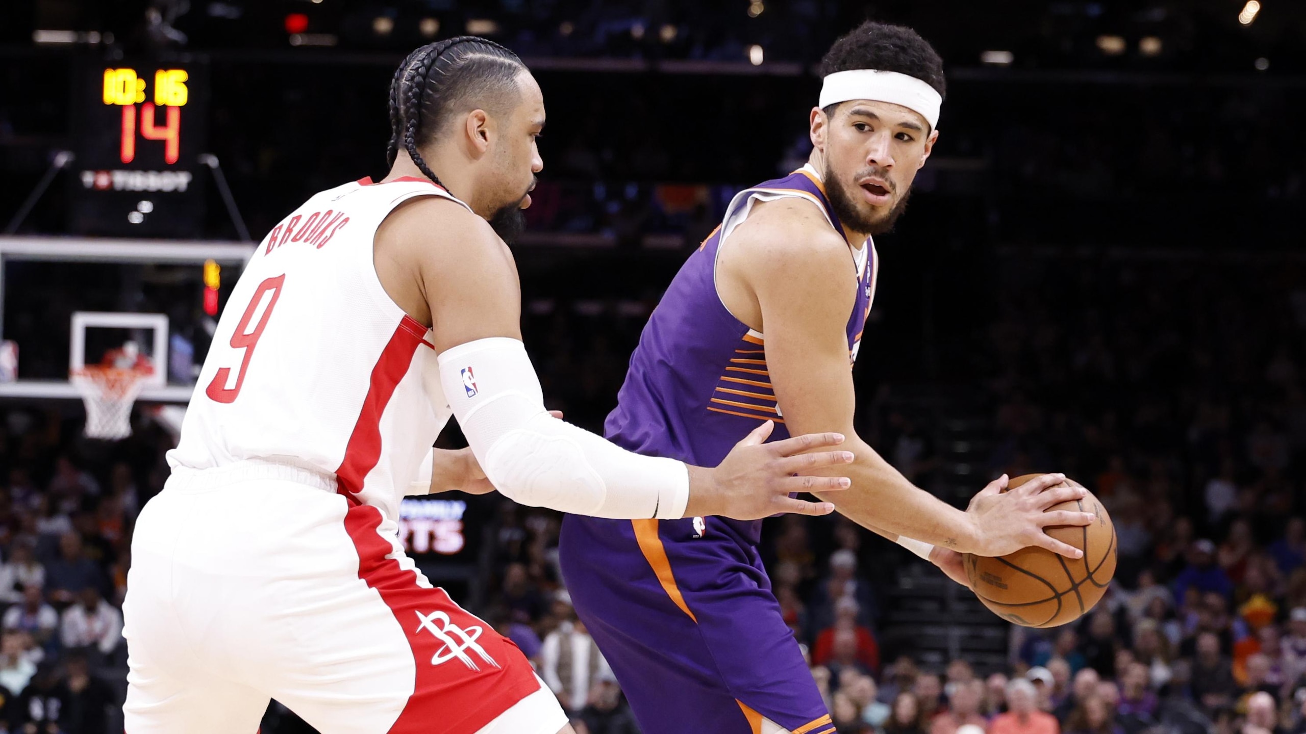 Houston Rockets v Phoenix Suns