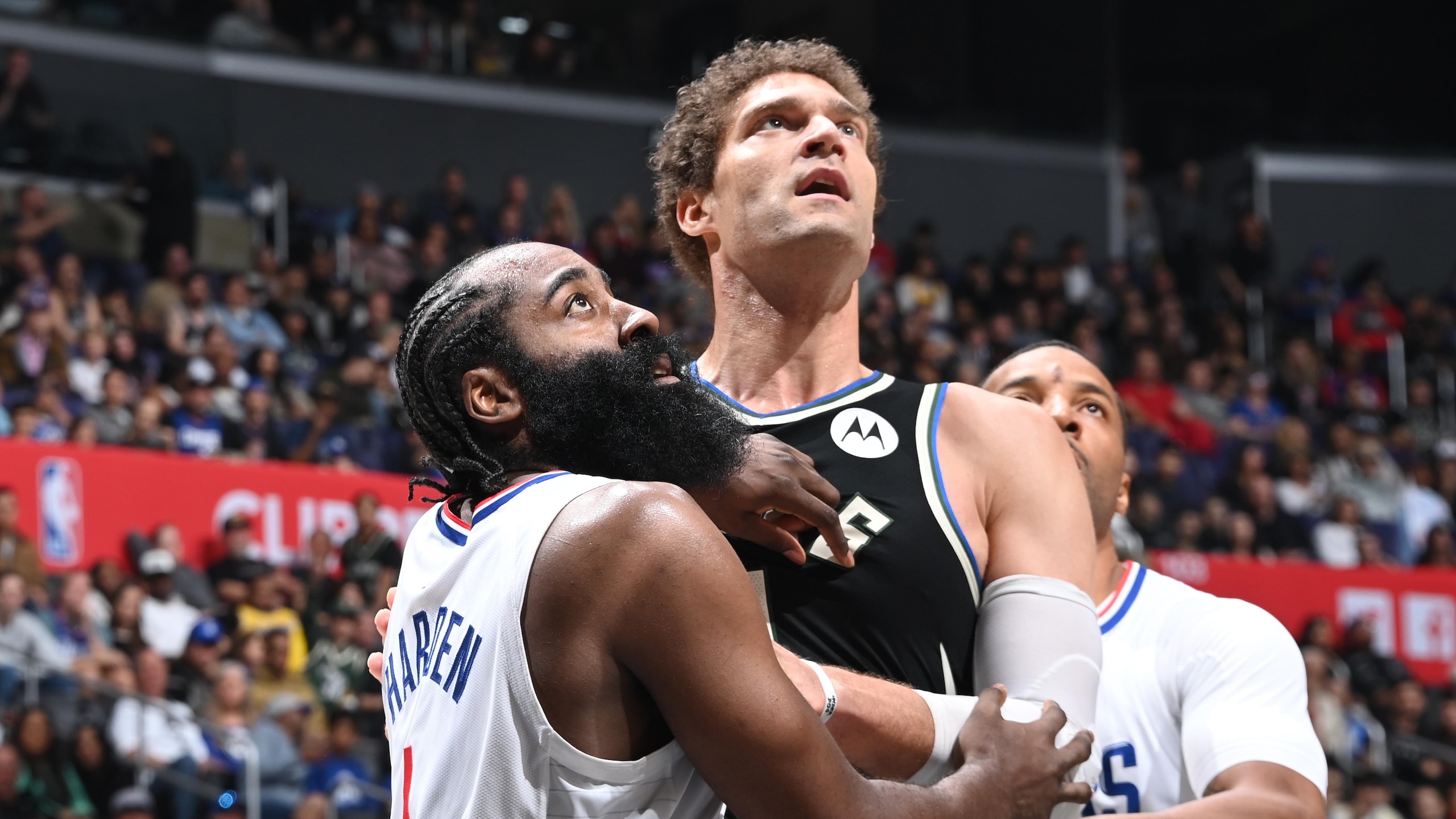 Milwaukee Bucks v LA Clippers Milwaukee Bucks v LA Clippers