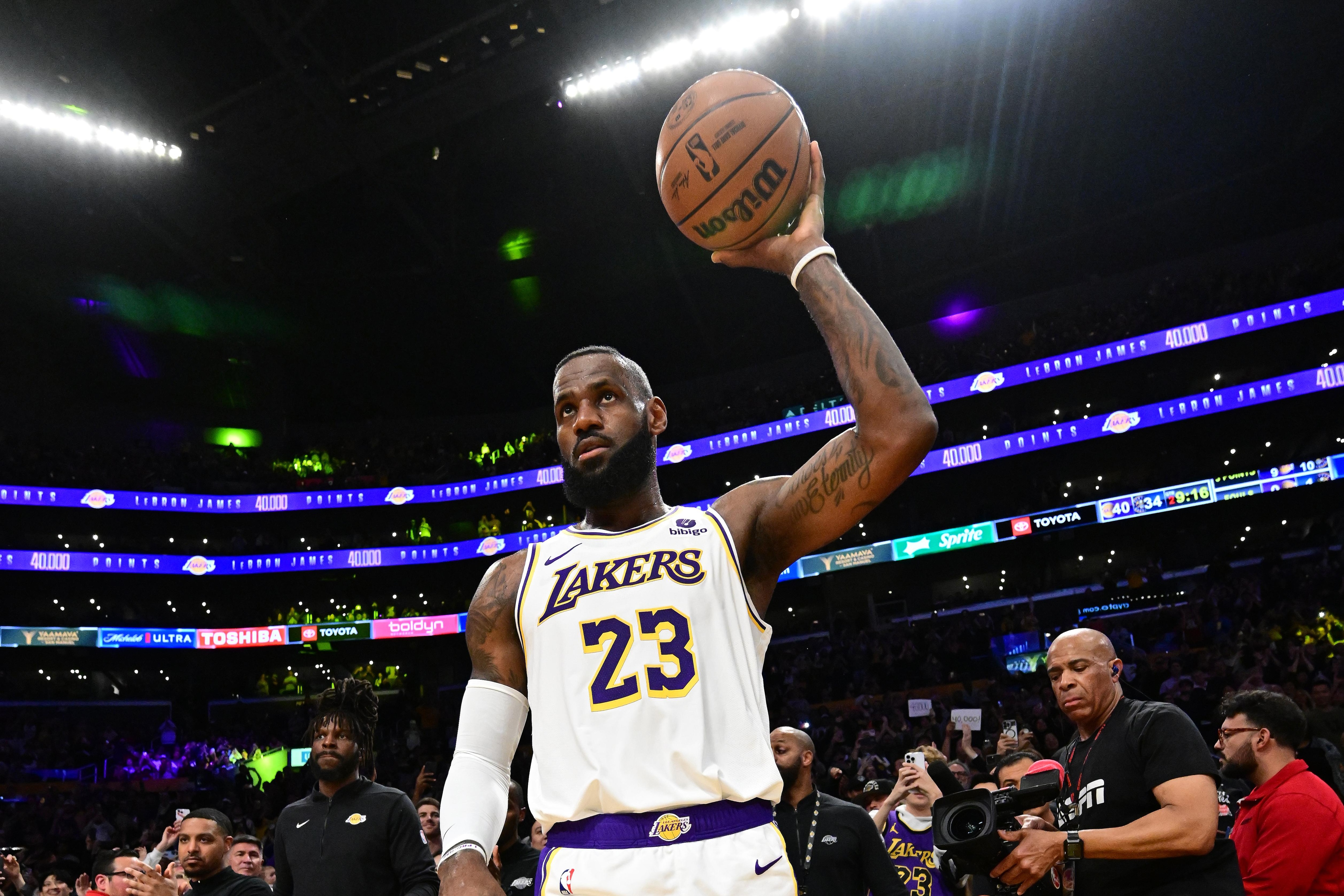 Denver Nuggets v Los Angeles Lakers