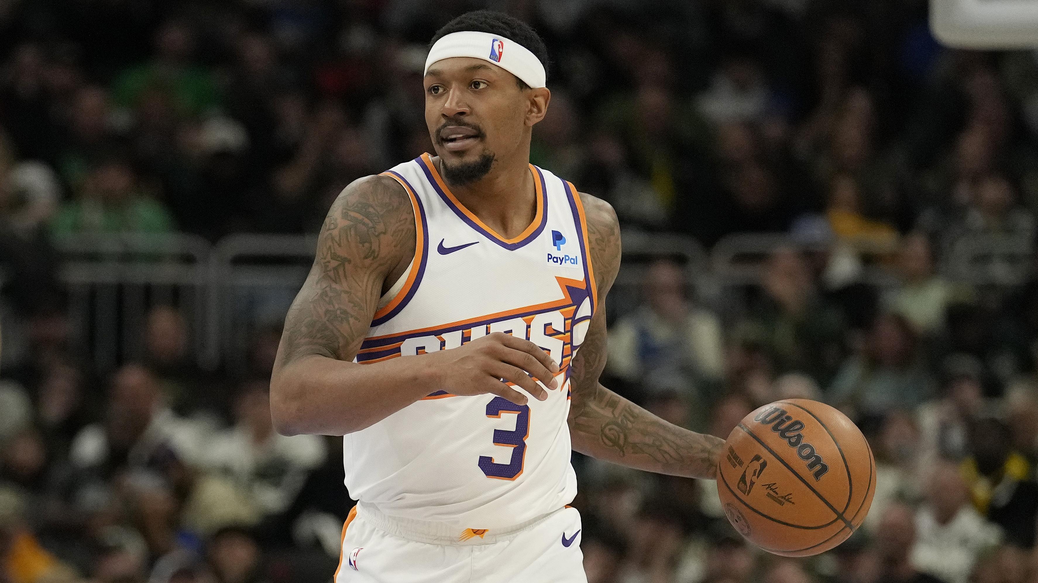 Phoenix Suns v Milwaukee Bucks