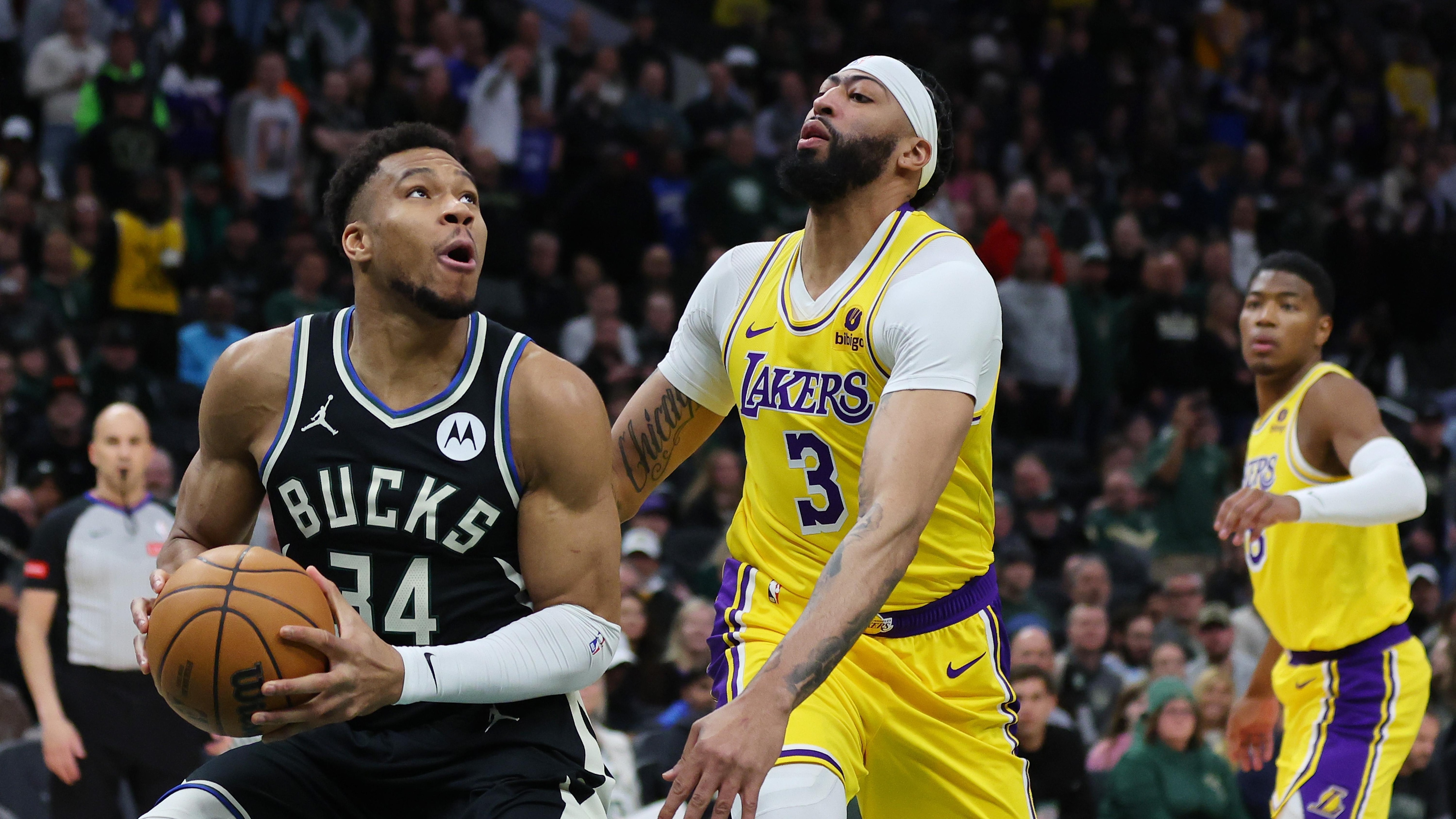 Los Angeles Lakers v Milwaukee Bucks