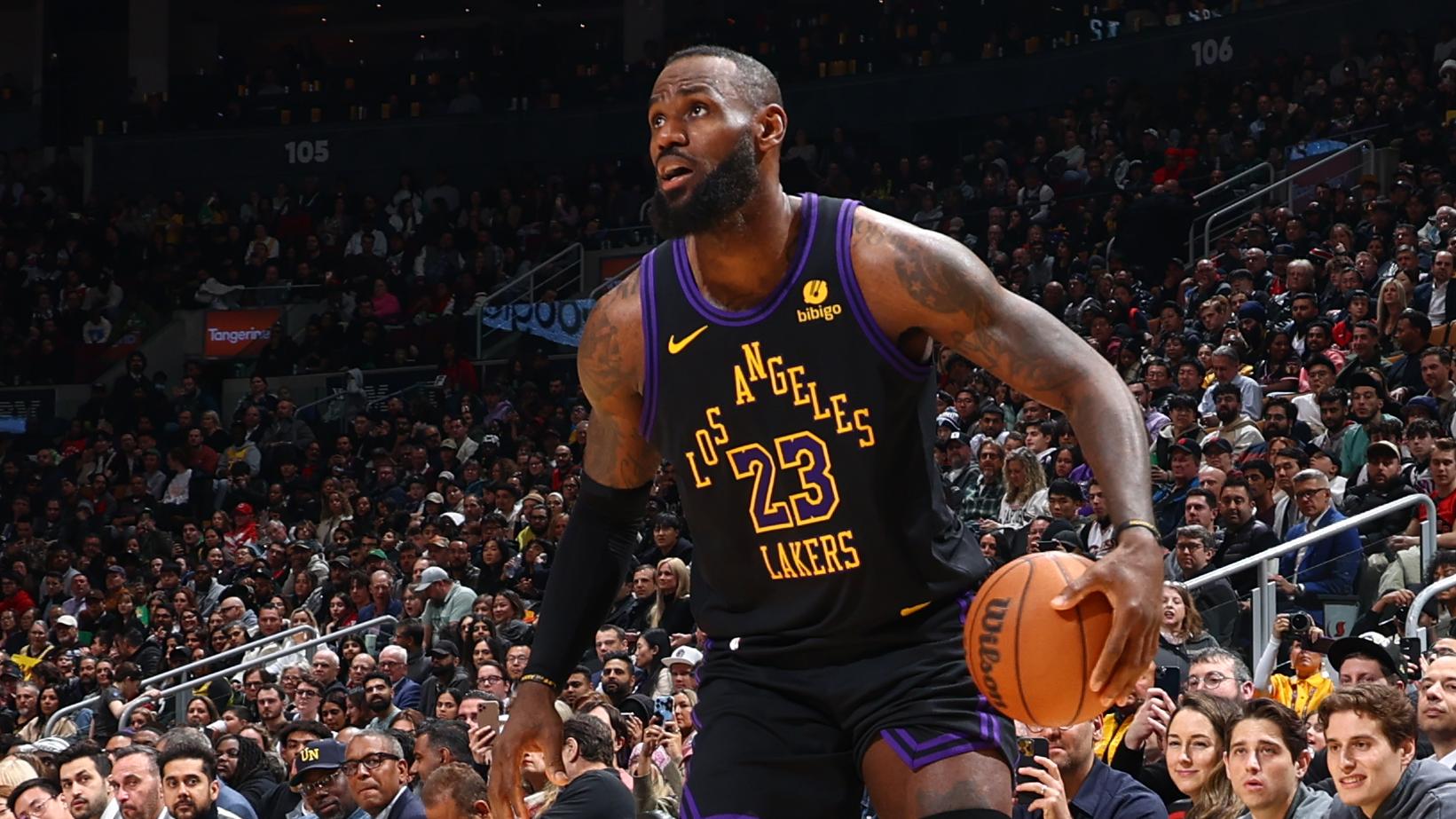 Los Angeles Lakers v Toronto Raptors