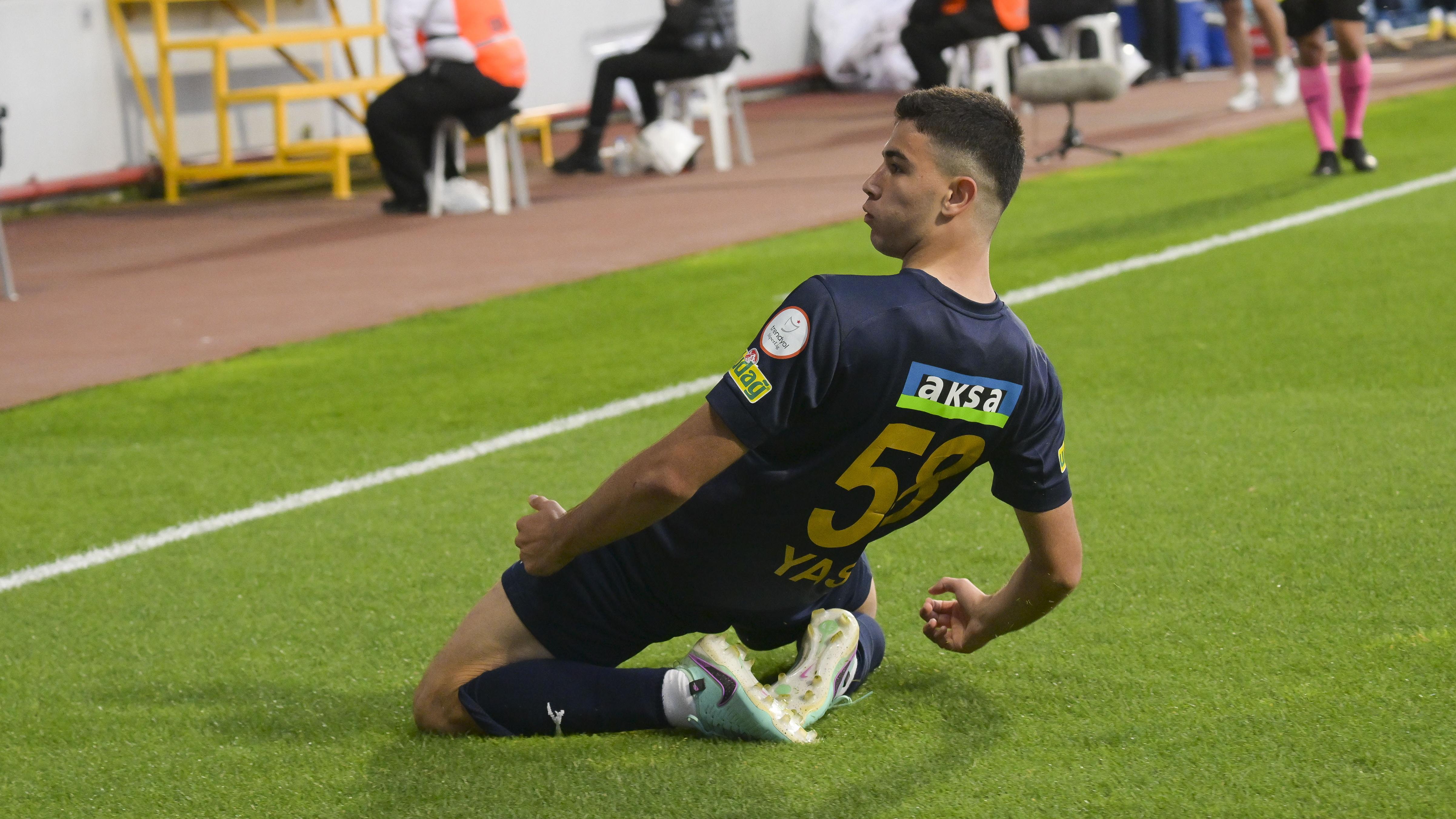 Kasimpasa v Besiktas - Turkish Super Lig