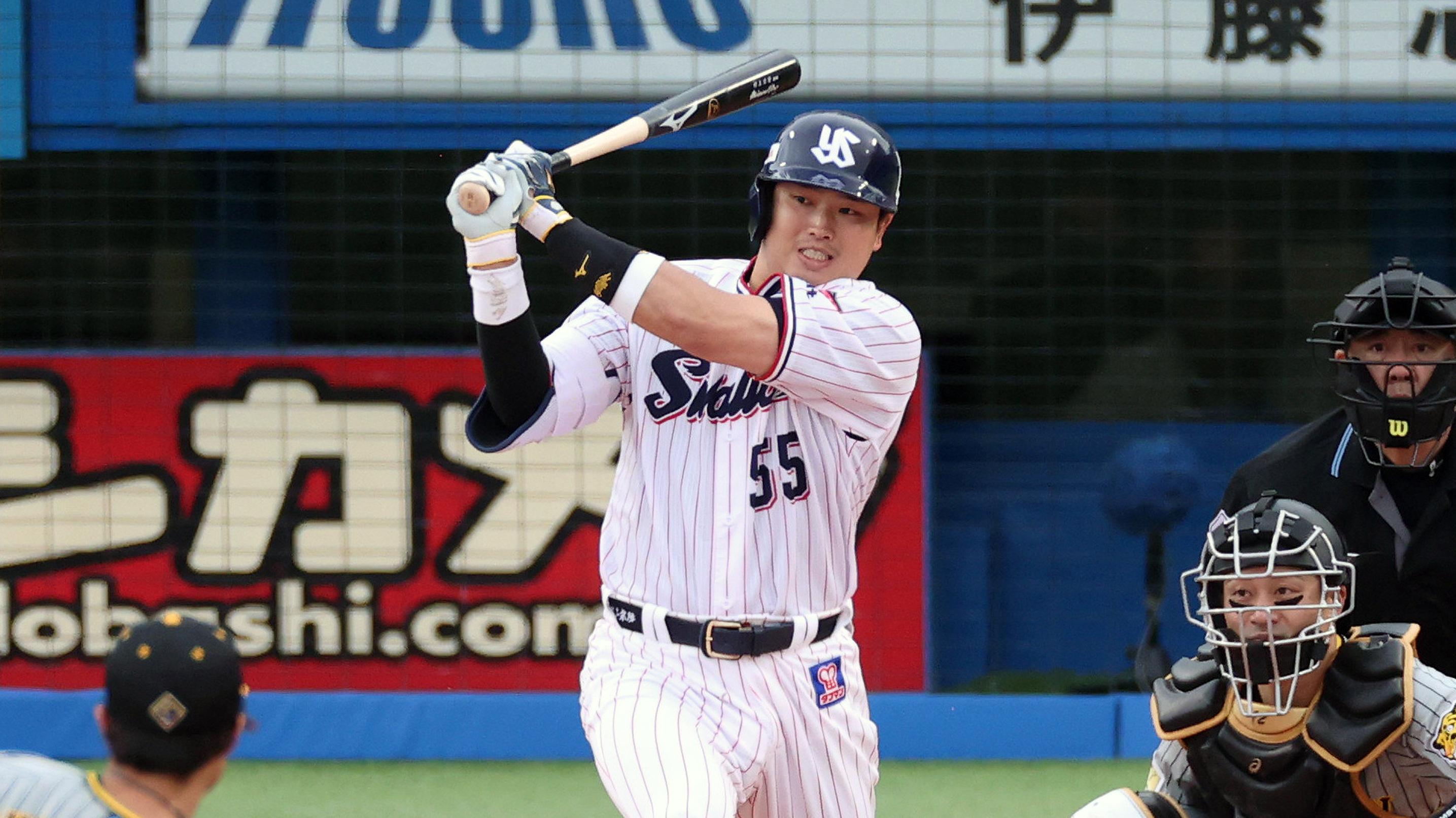Yakult Swallows v Hanshin Tigers