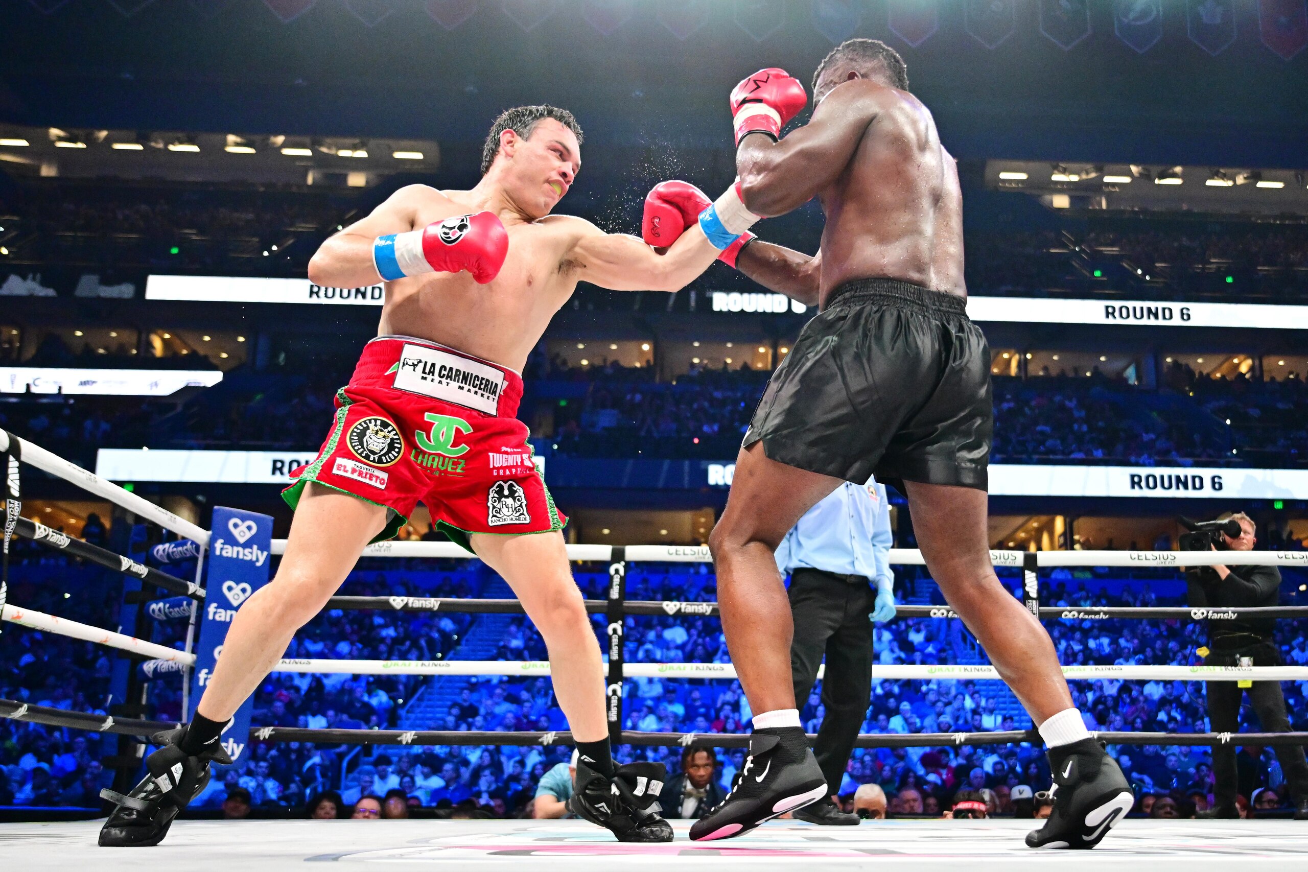 Jake Paul v Mike Perry Jake Paul v Mike Perry
