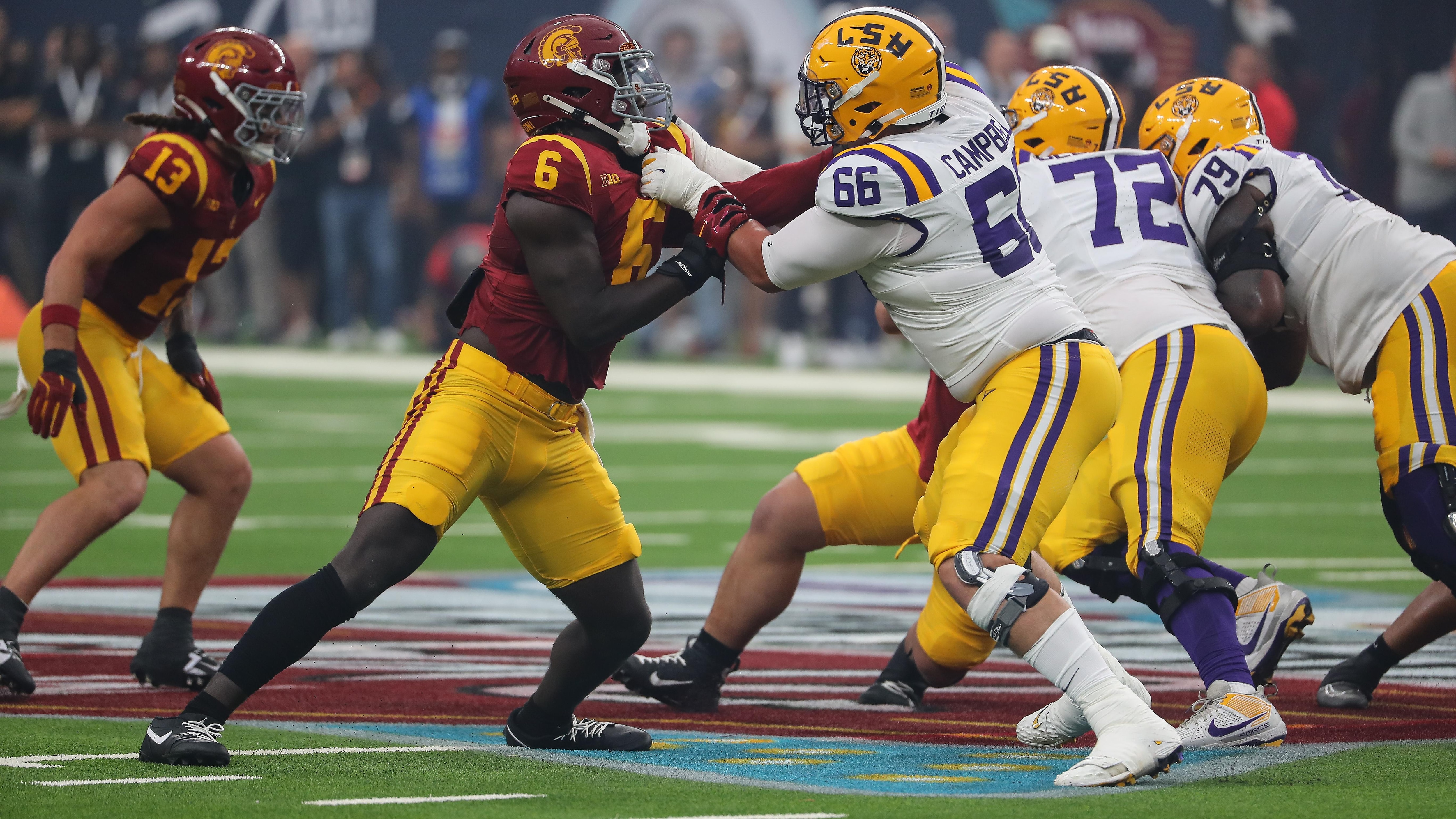 COLLEGE FOOTBALL: SEP 01 Modelo Vegas Kickoff Classic - USC vs LSU