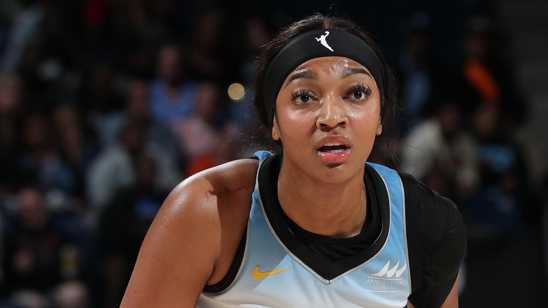 Los Angeles Sparks v Chicago Sky
