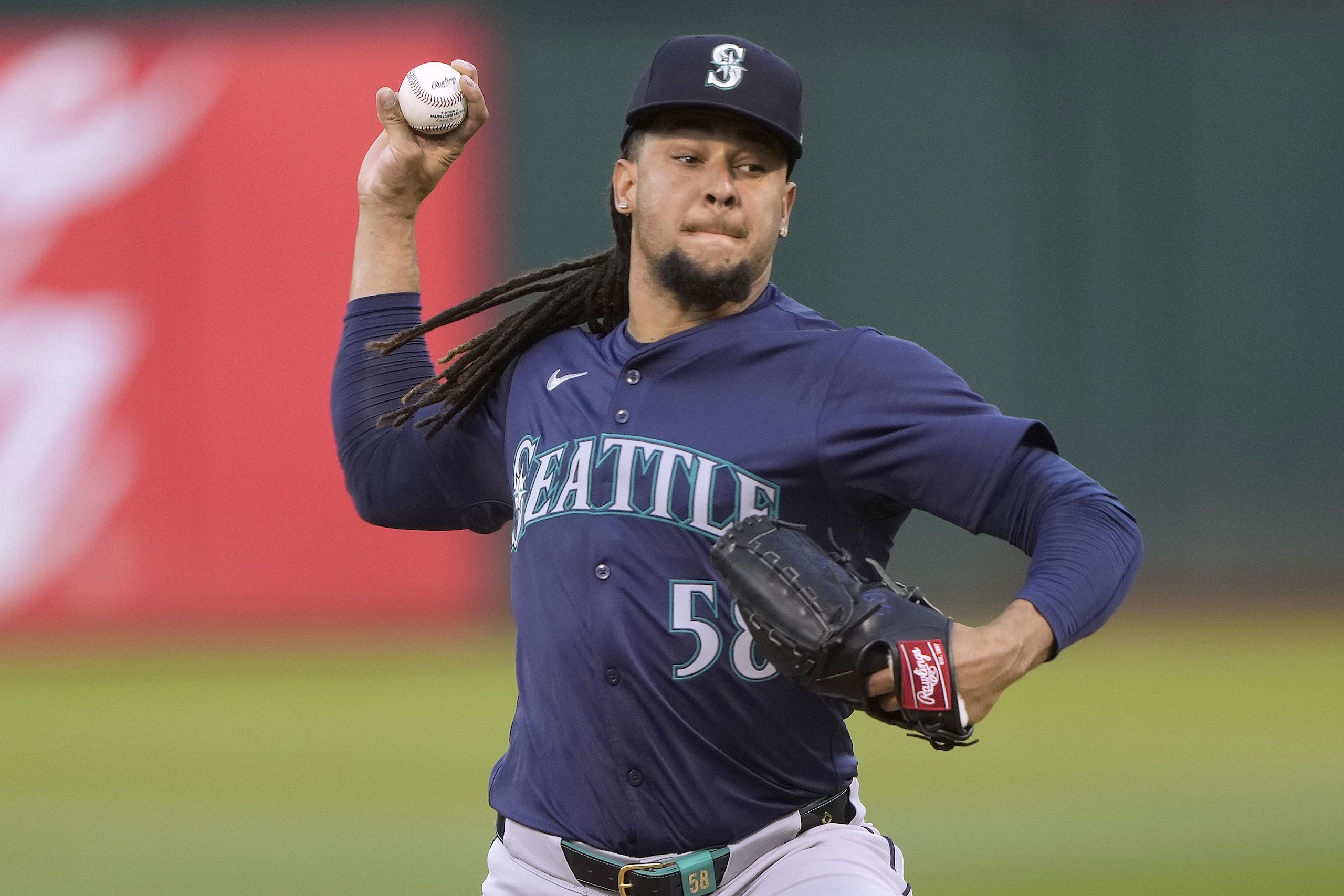 White Sox Acquiring Castillo White Sox Acquiring Castillo