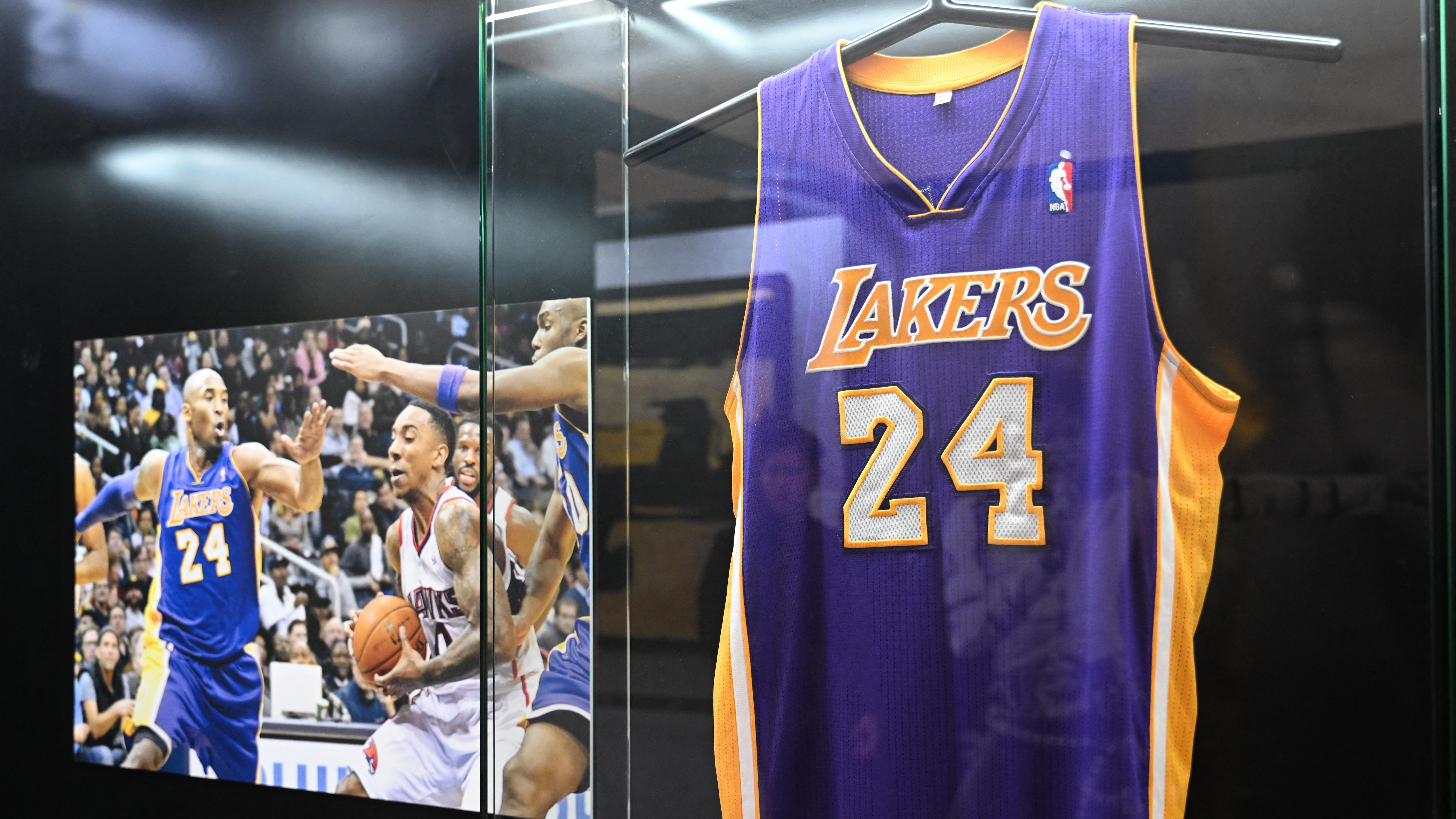 Kobe Bryant's 1st No. 24 Lakers Jersey Sells for $889K, Sold for