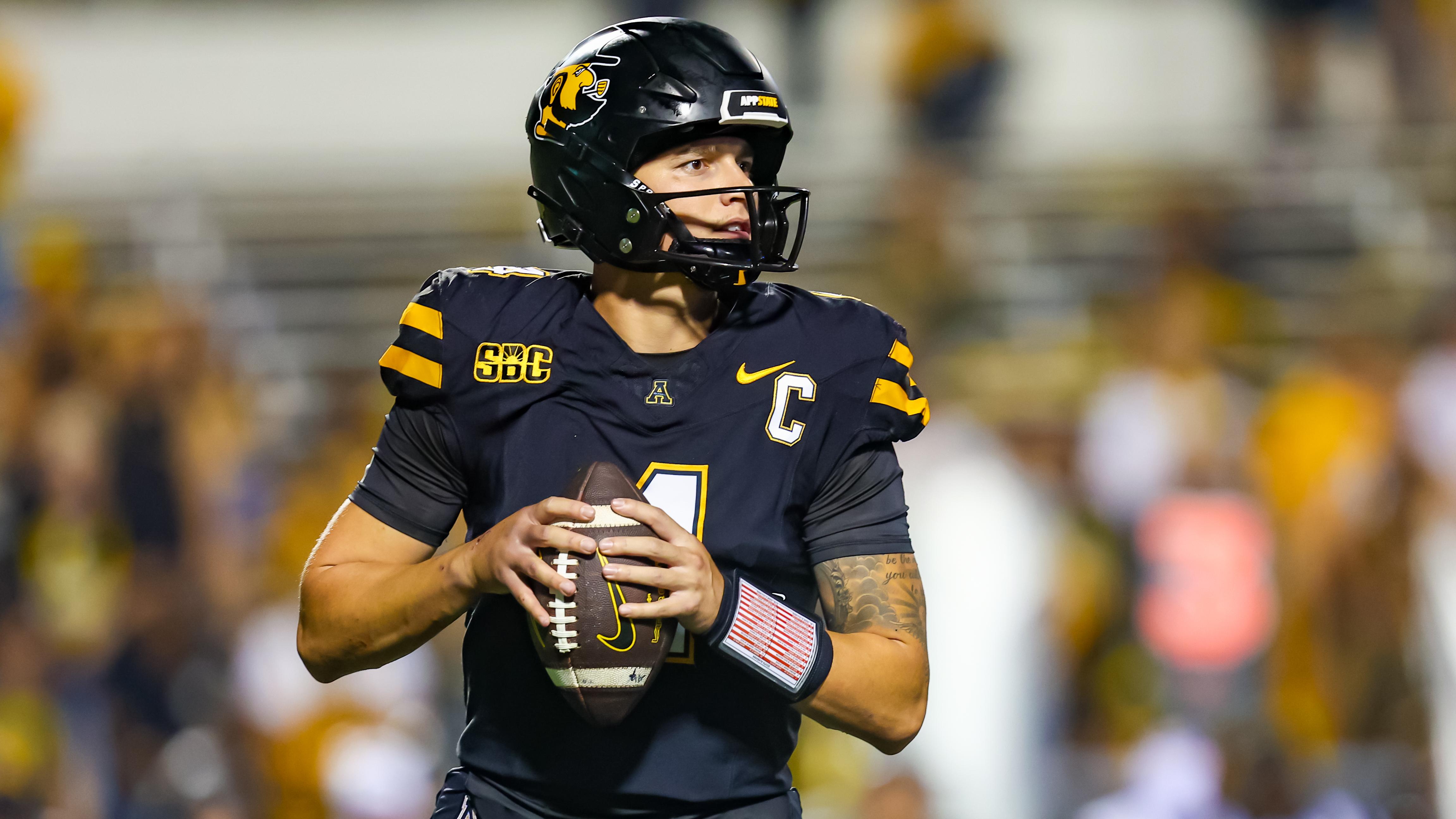 Joey Aguilar Named Tennessee QB1 Over Jake Merklinger After Nico Iamaleava Transfer