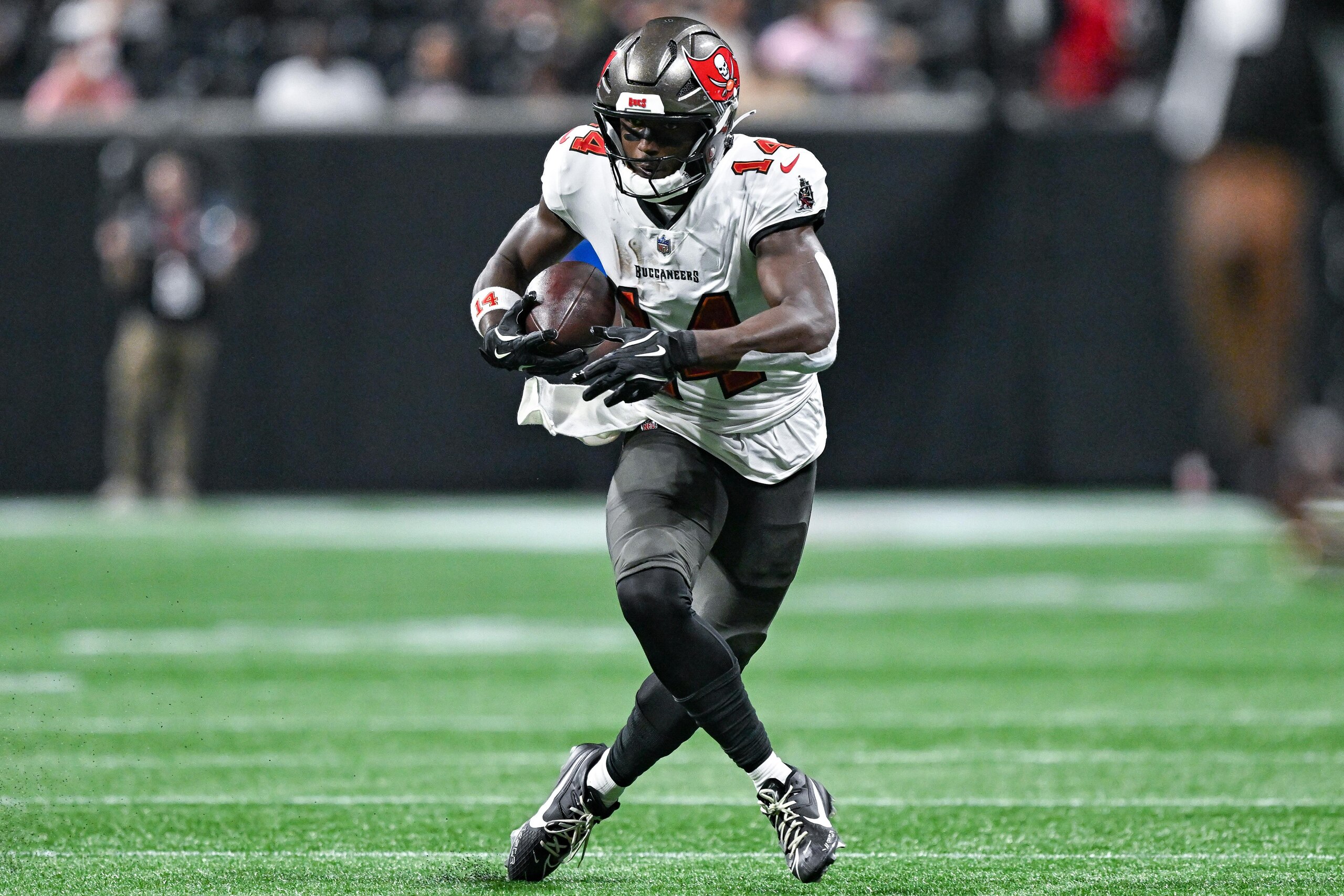 NFL: OCT 03 Buccaneers at Falcons NFL: OCT 03 Buccaneers at Falcons