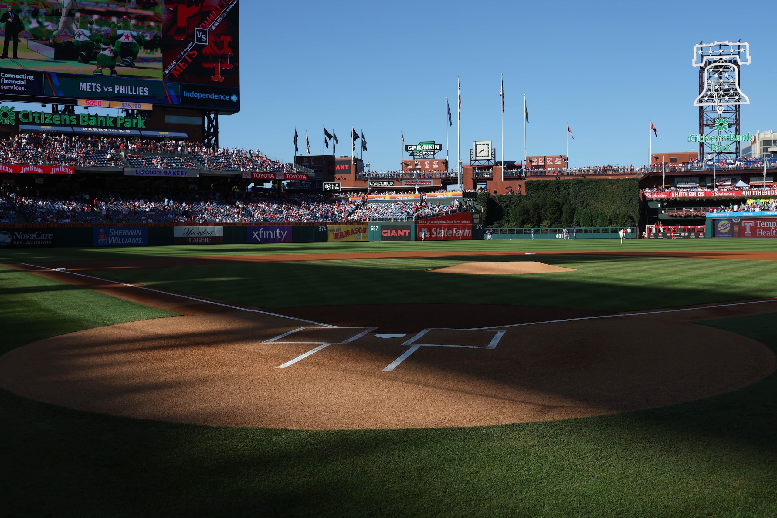 Division Series - New York Mets v. Philadelphia Phillies - Game Two