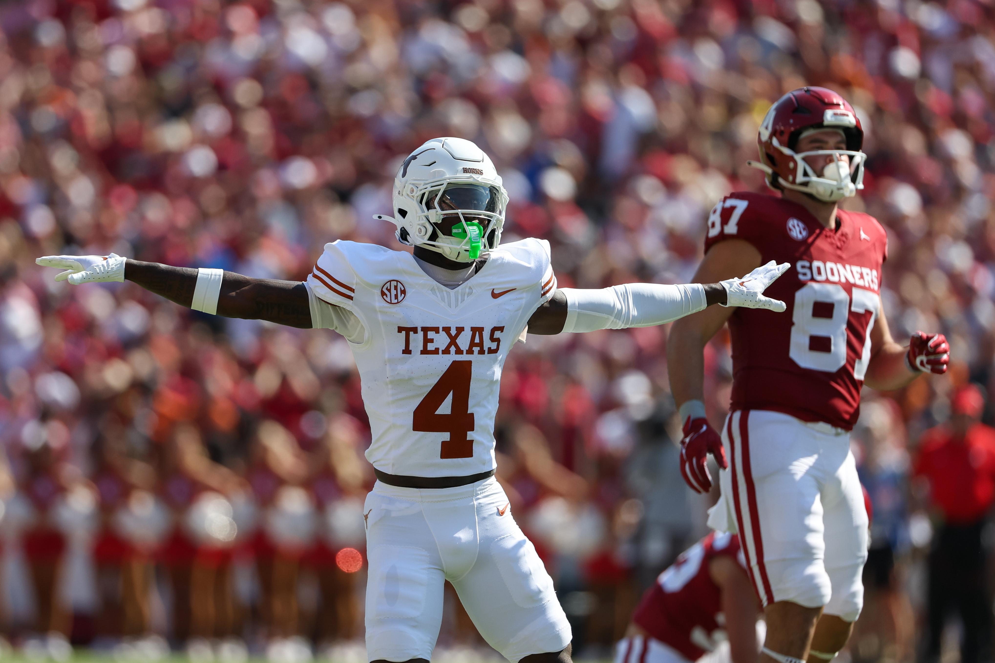 COLLEGE FOOTBALL: OCT 12 Allstate Red River Rivalry - Texas vs Oklahoma