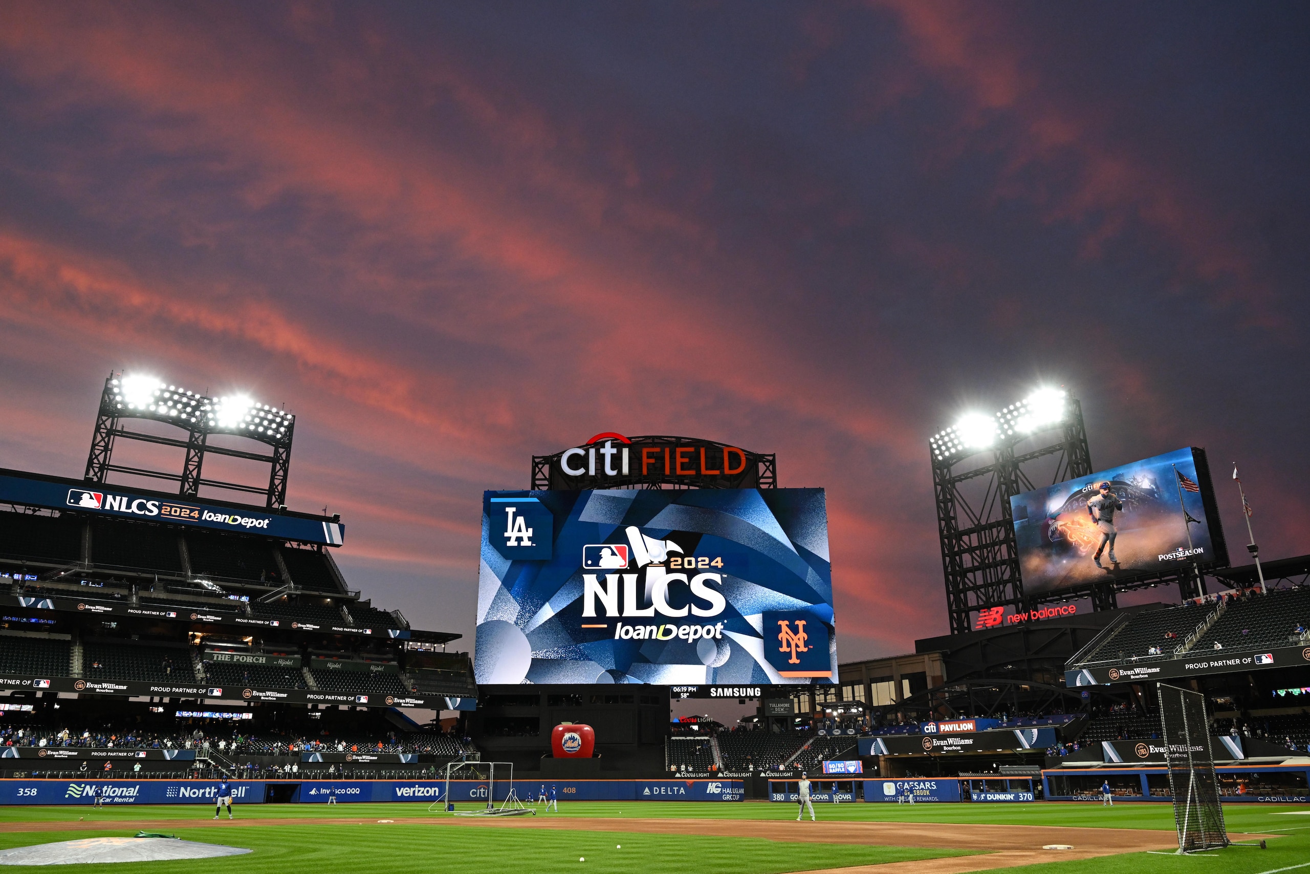 Championship Series - Los Angeles Dodgers v. New York Mets - Game Four