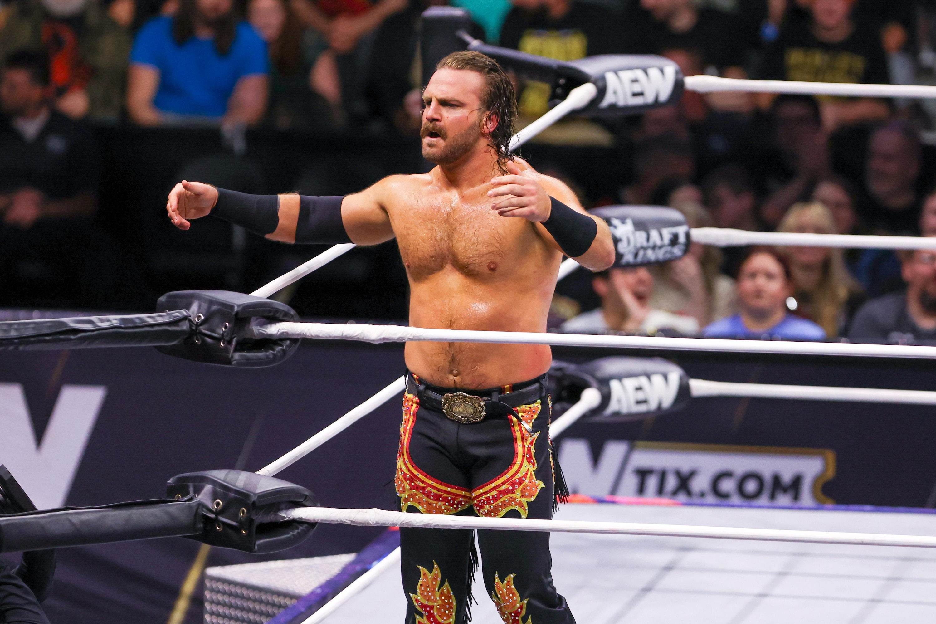 Hangman Page Wins AEW World Title vs. Moxley at All In With Help from Danielson, Allin