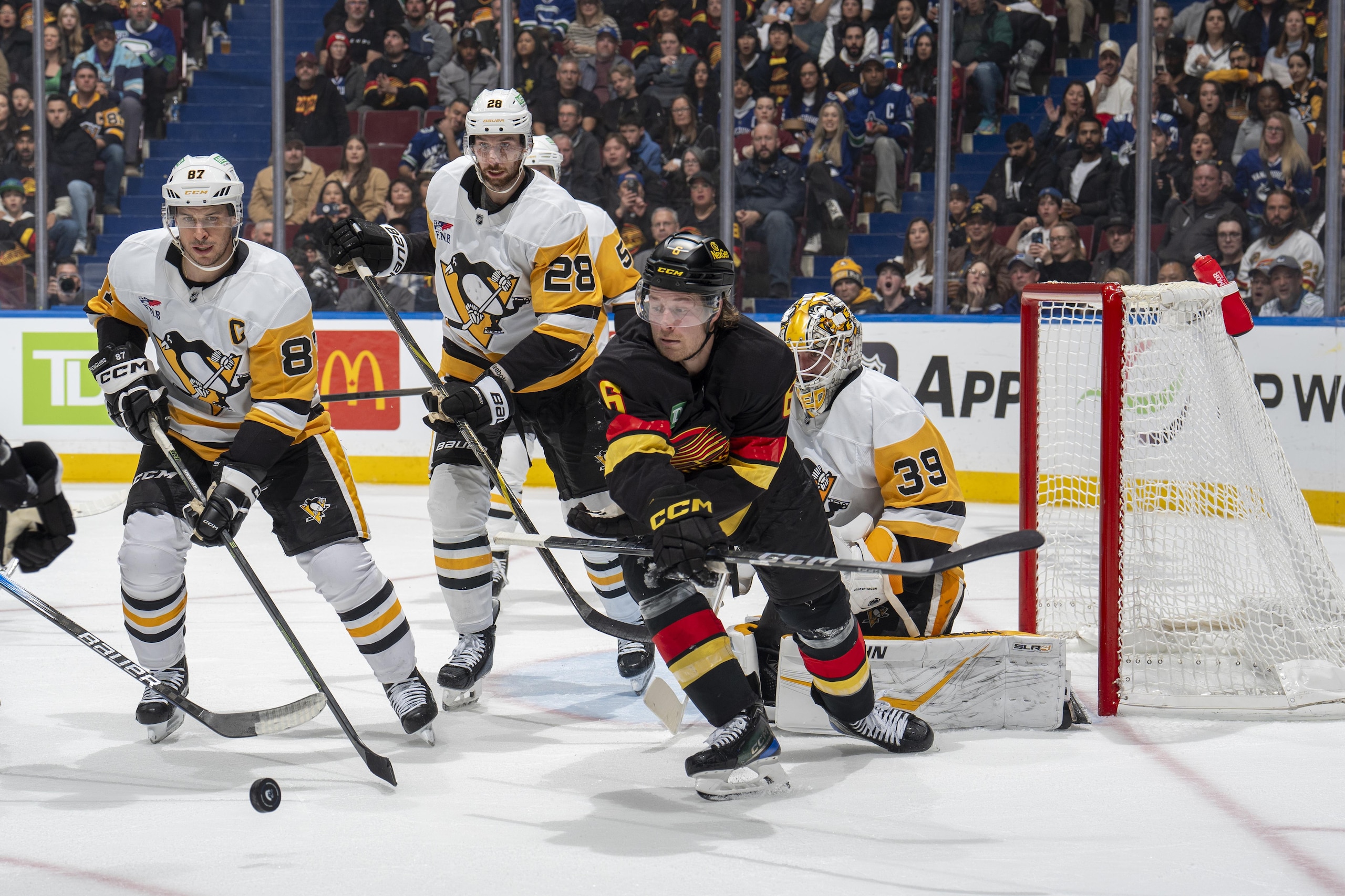 Pittsburgh Penguins v Vancouver Canucks