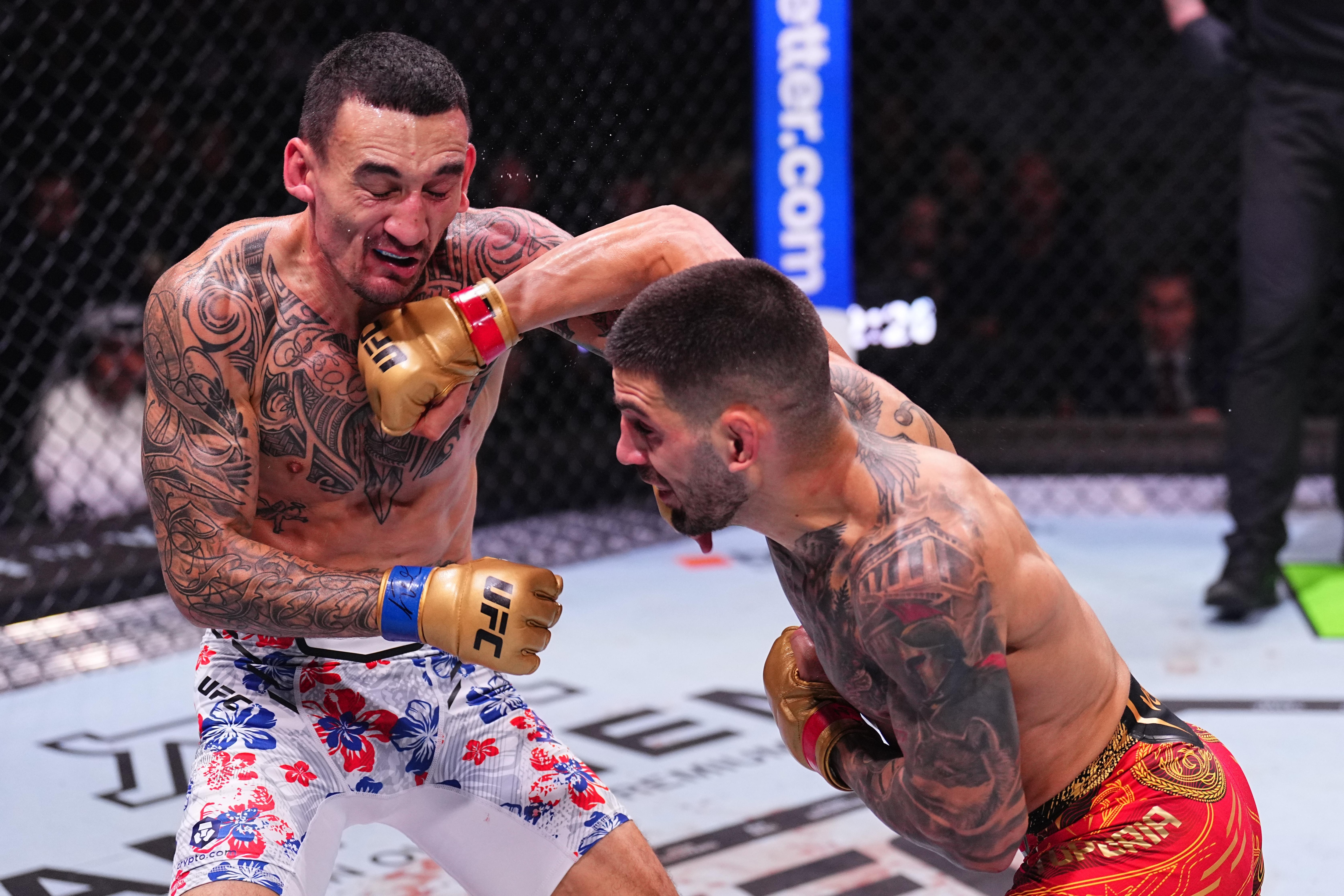 UFC 308: Topuria v Holloway