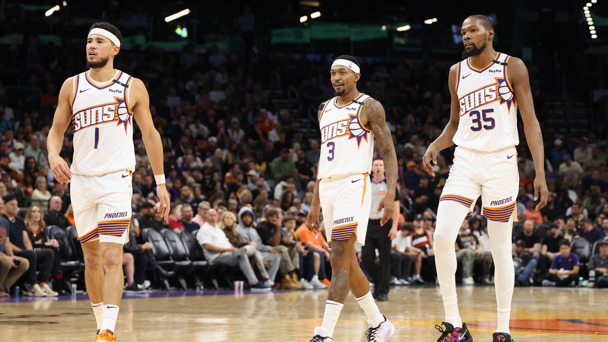 Los Angeles Lakers v Phoenix Suns