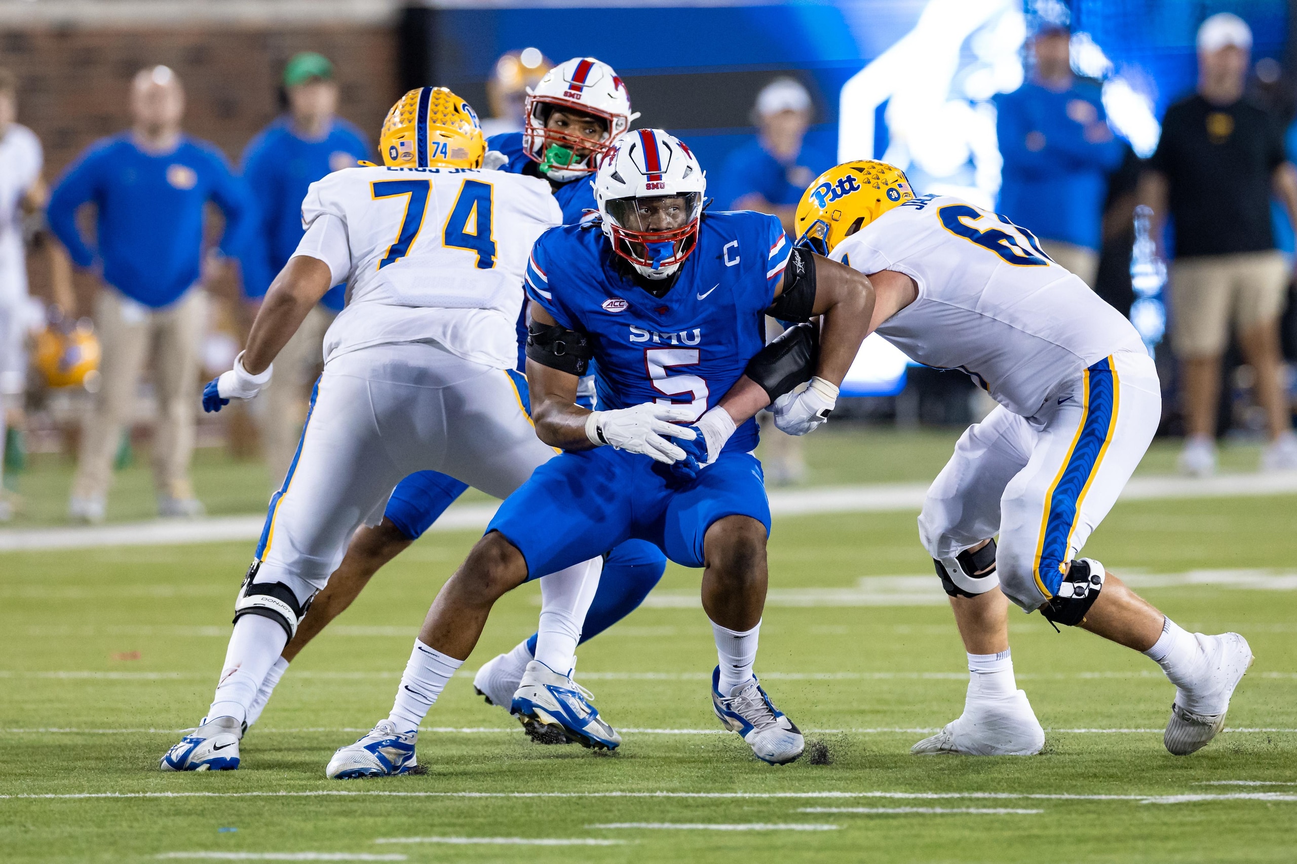 COLLEGE FOOTBALL: NOV 02 Pittsburgh at SMU