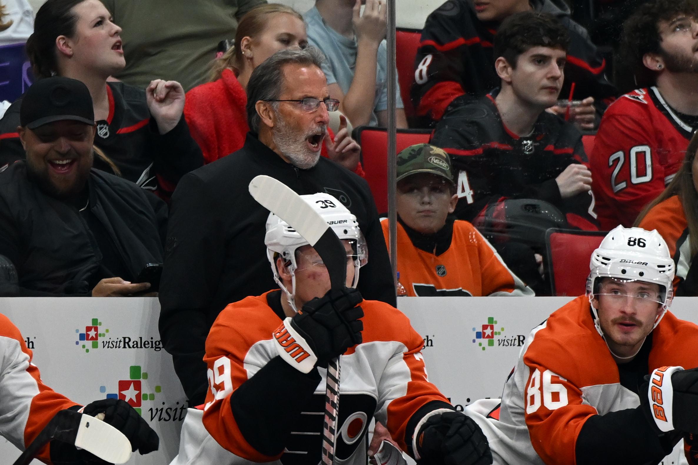 NHL: NOV 05 Flyers at Hurricanes