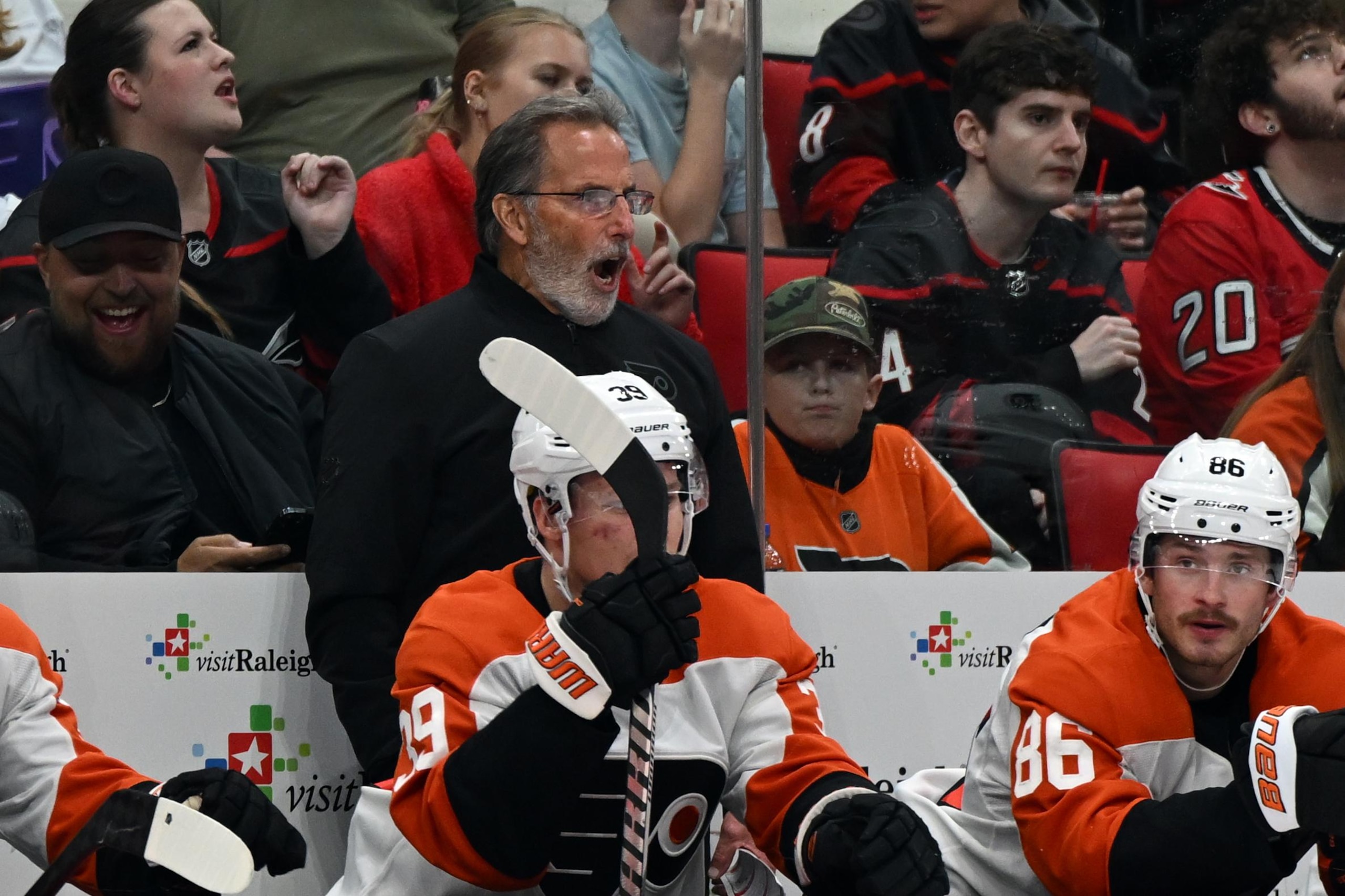 NHL: NOV 05 Flyers at Hurricanes