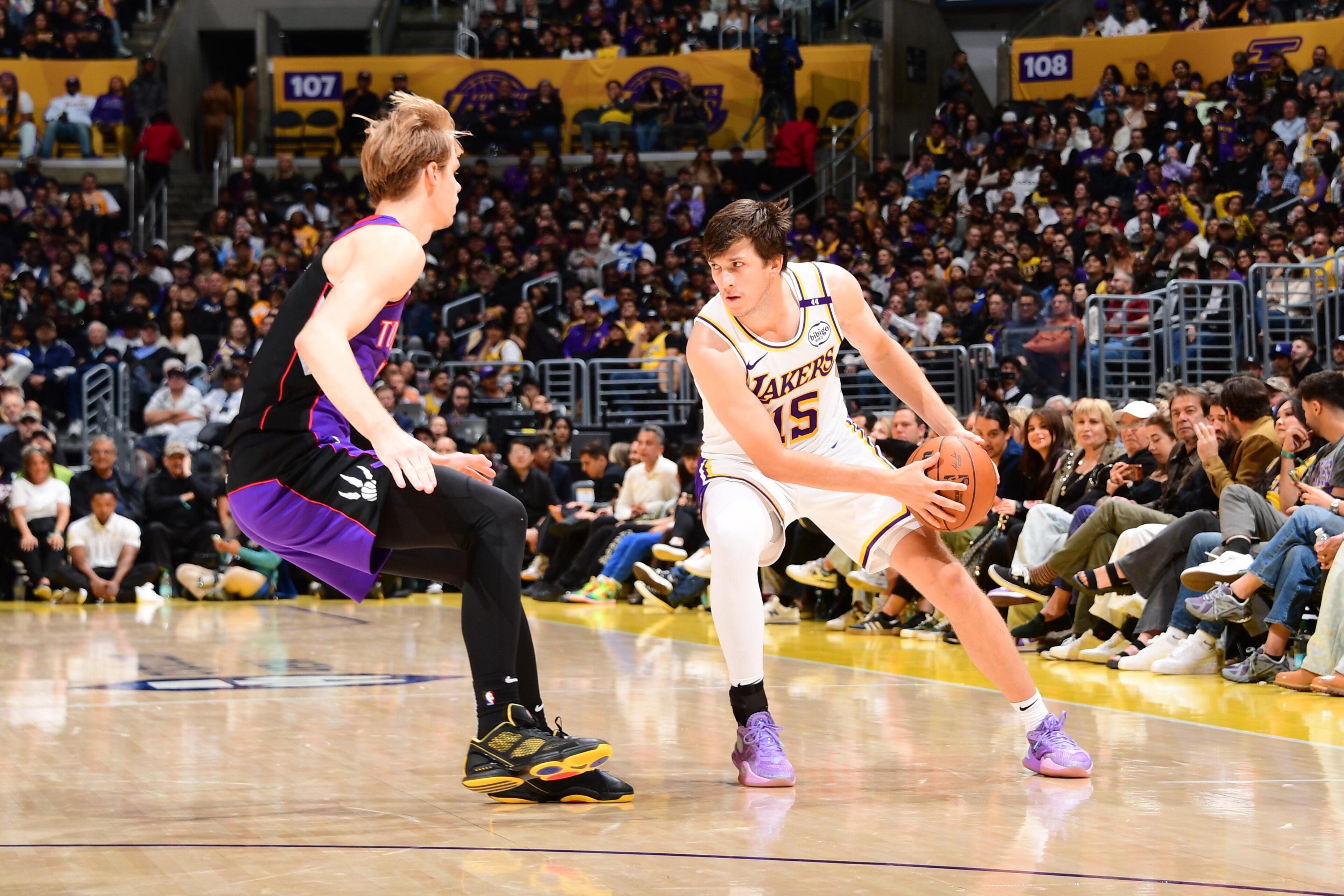 Toronto Raptors v Los Angeles Lakers Toronto Raptors v Los Angeles Lakers
