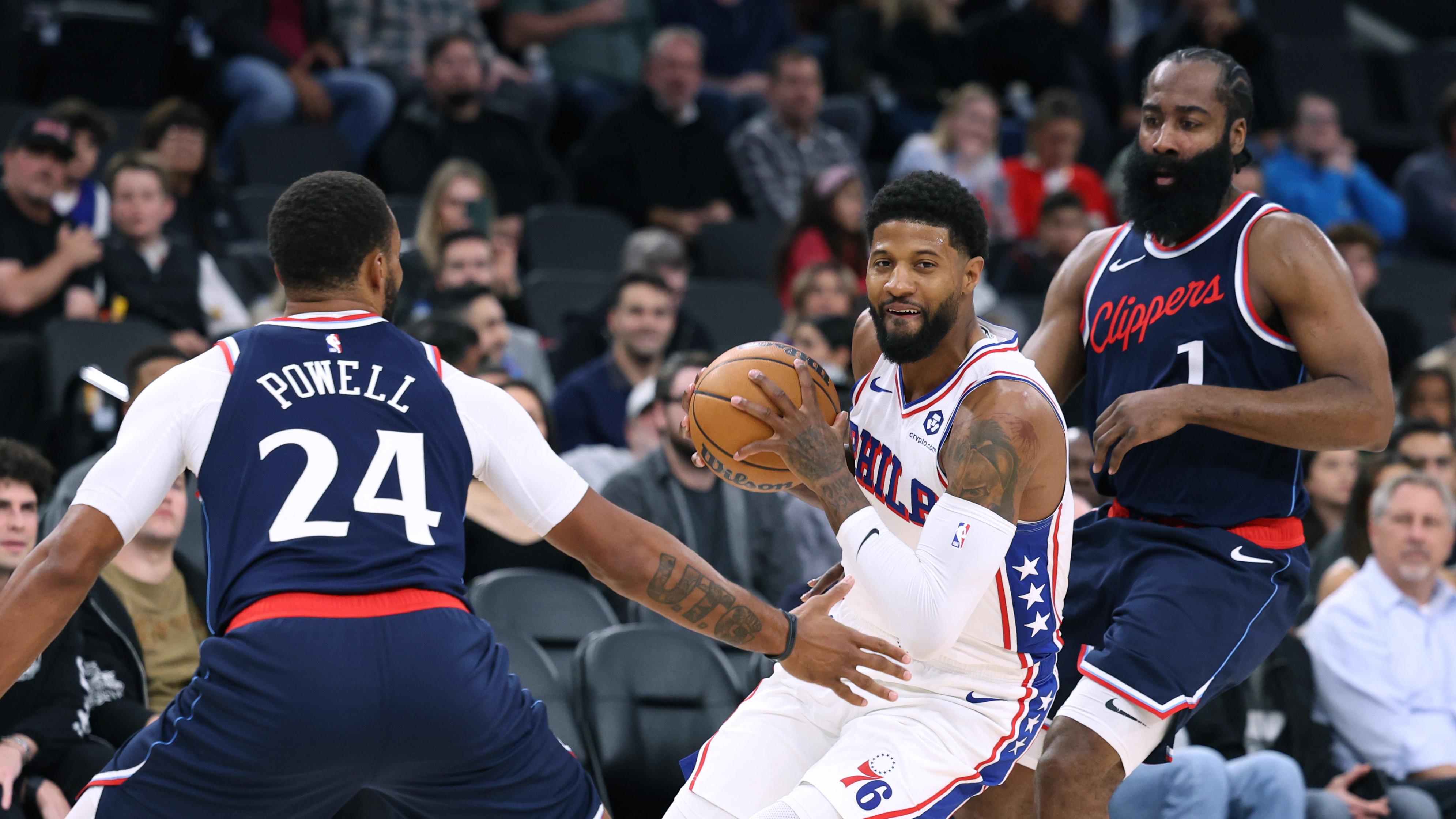 Philadelphia 76ers v Los Angeles Clippers