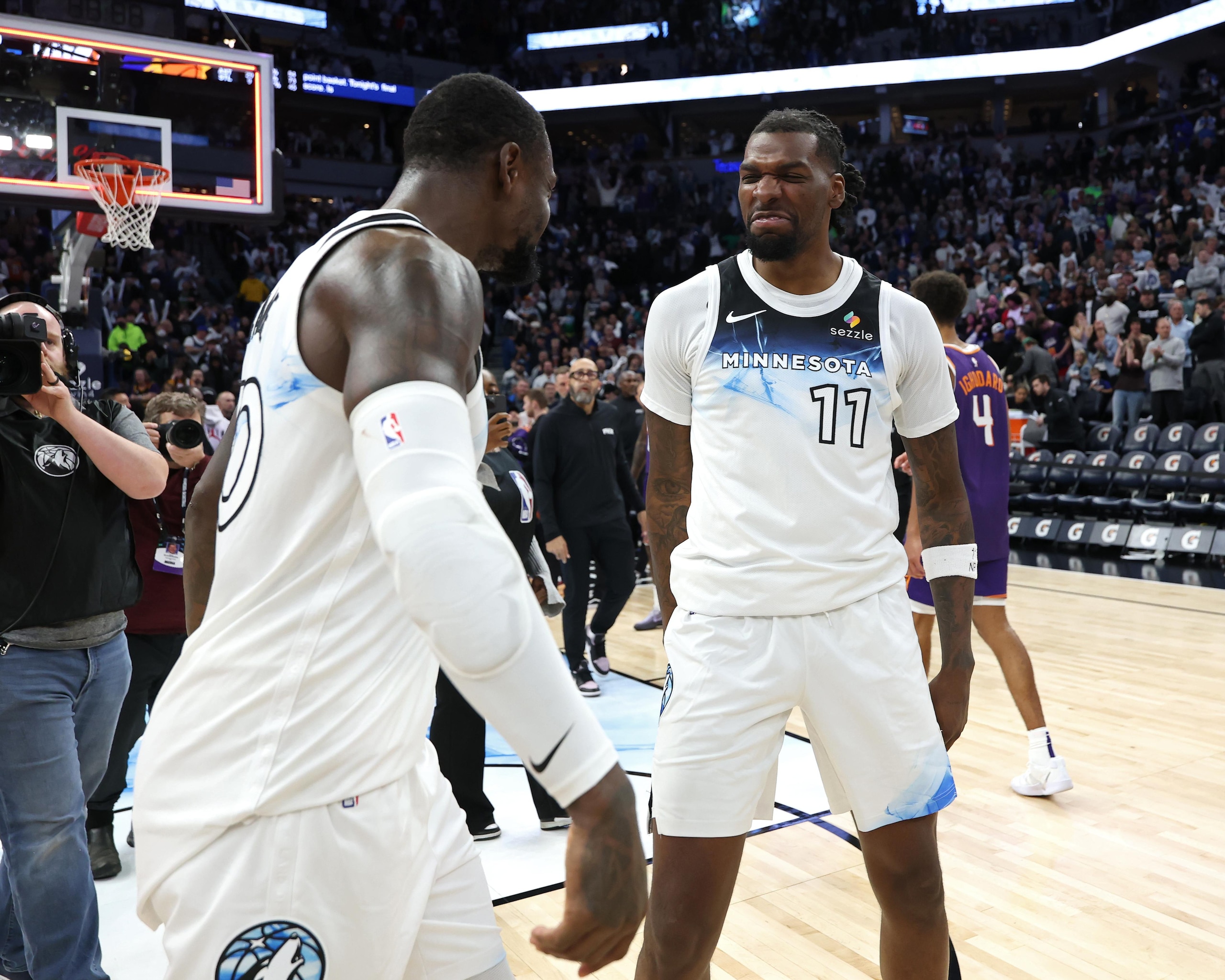 Phoenix Suns v Minnesota Timberwolves Phoenix Suns v Minnesota Timberwolves