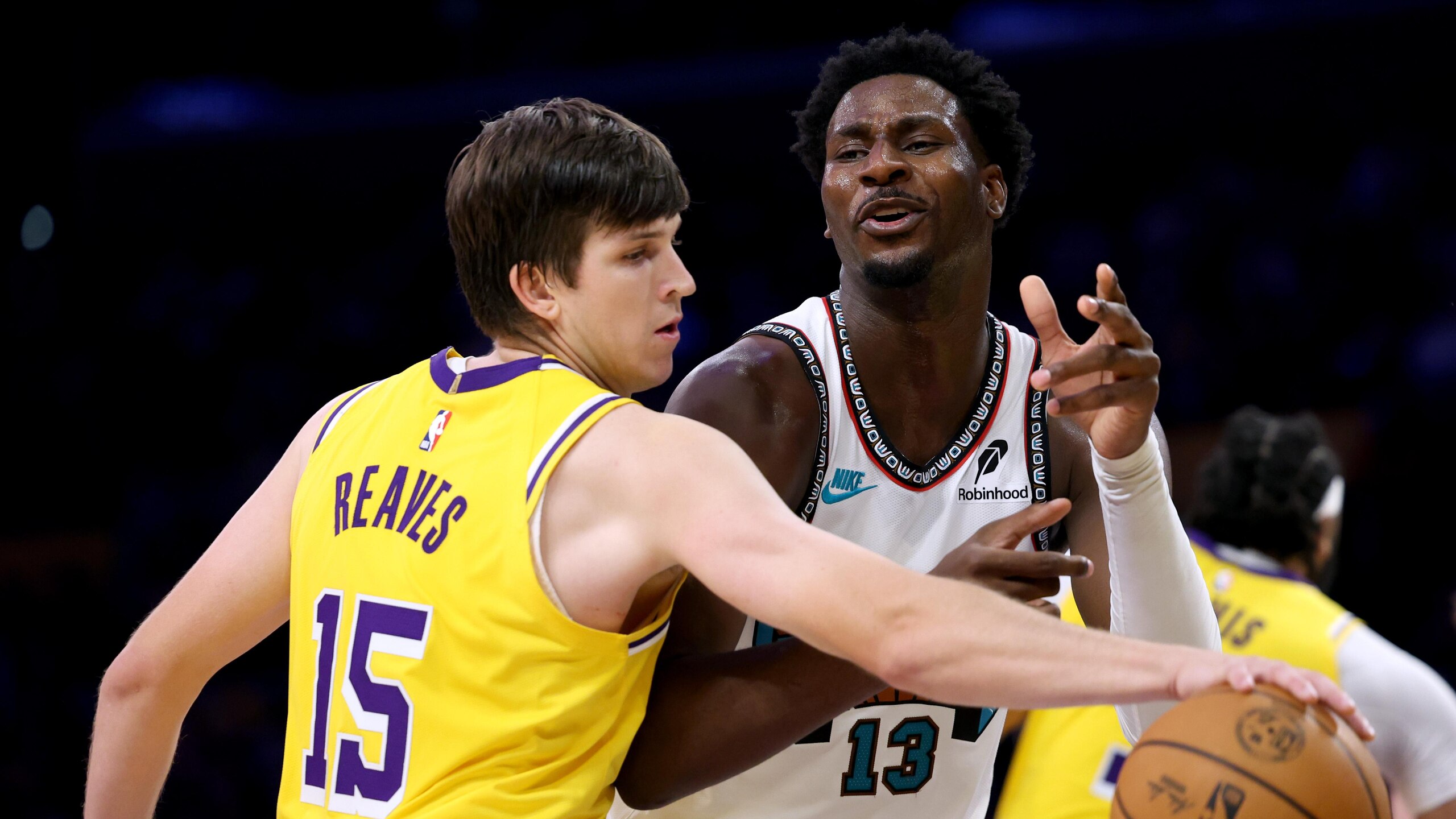Memphis Grizzlies v Los Angeles Lakers