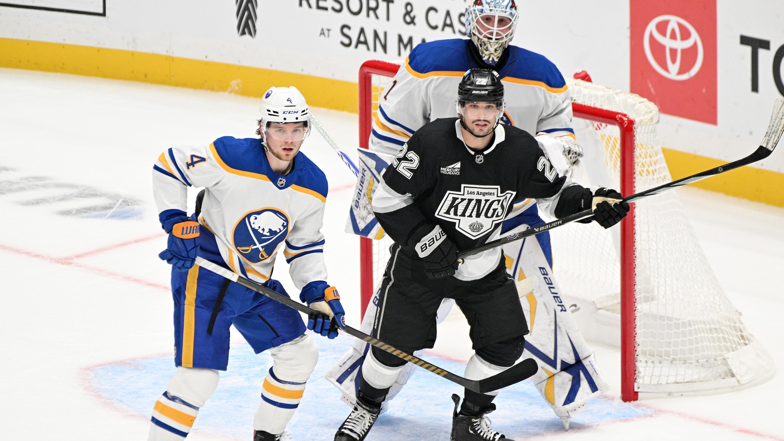 NHL: NOV 20 Sabres at Kings
