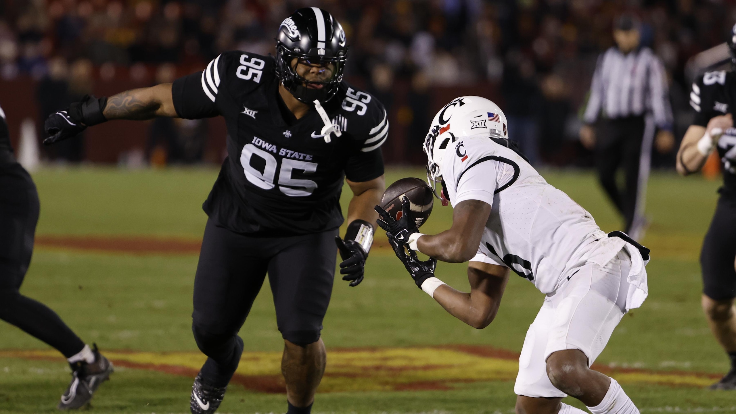 Cincinnati v Iowa State Cincinnati v Iowa State