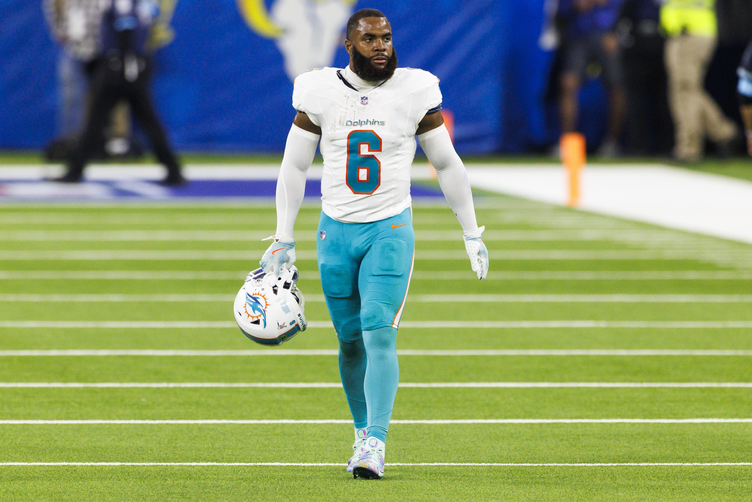 Miami Dolphins v Los Angeles Rams