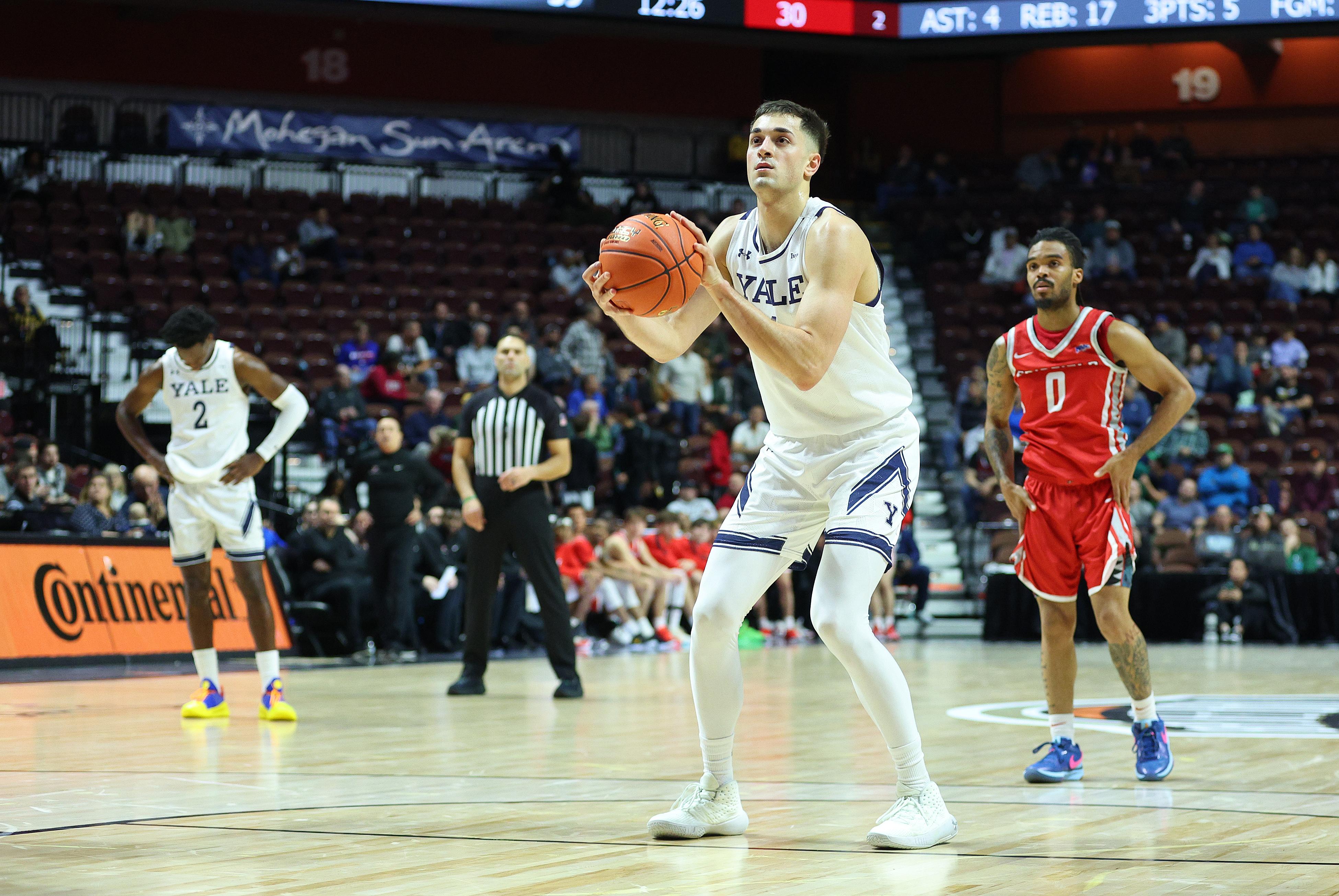 COLLEGE BASKETBALL: NOV 23 Basketball Hall of Fame Tip-Off - Yale vs Fairfield