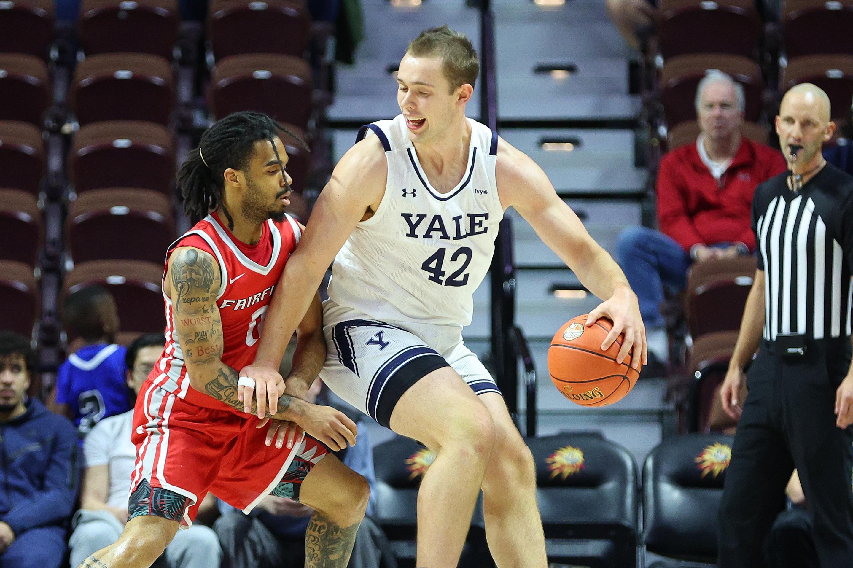 COLLEGE BASKETBALL: NOV 23 Basketball Hall of Fame Tip-Off - Yale vs Fairfield