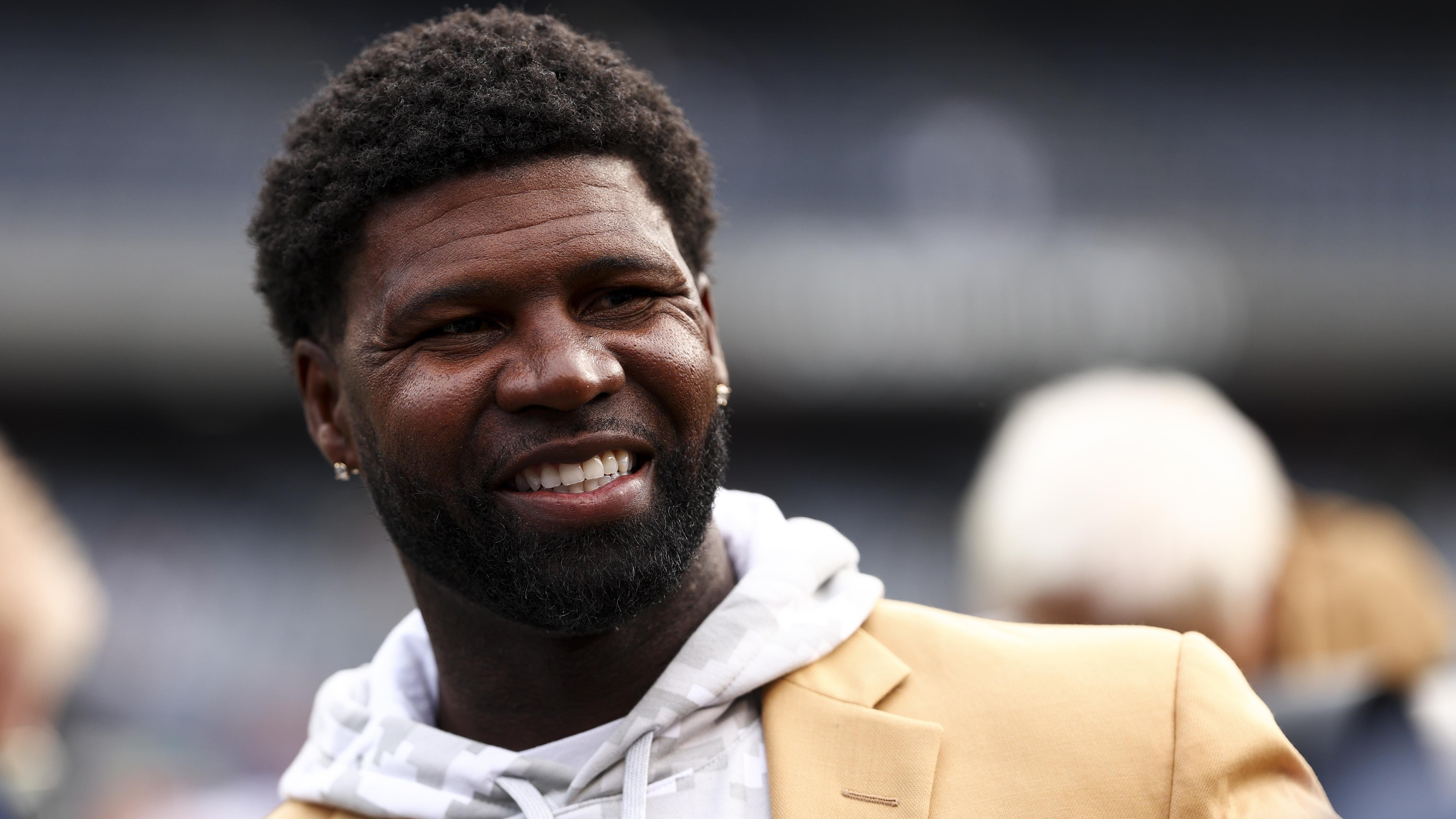 Devin Hester’s Son Drayton Gets Surprised with Miami CFB Offer in Video