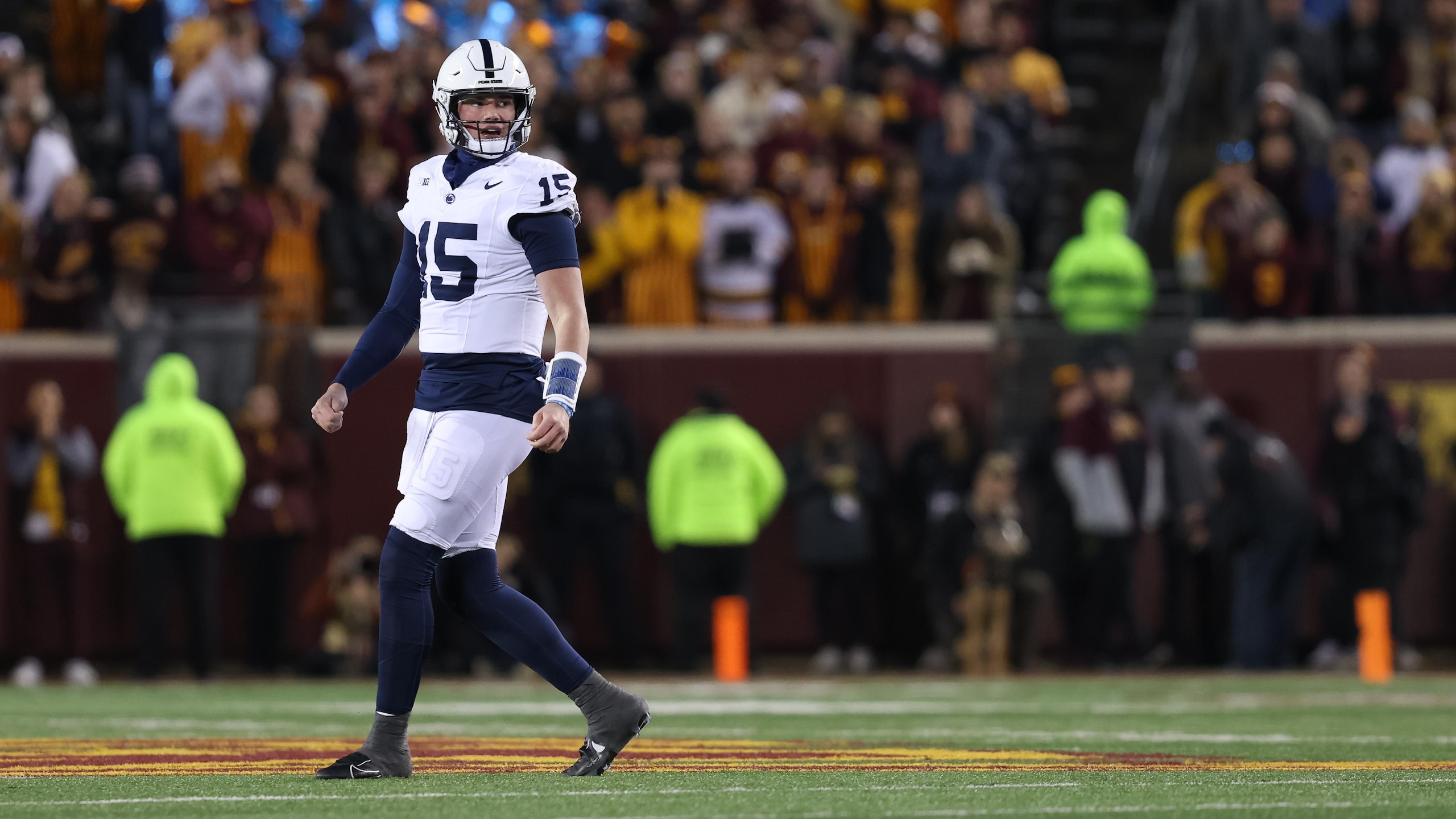 COLLEGE FOOTBALL: NOV 23 Penn State at Minnesota