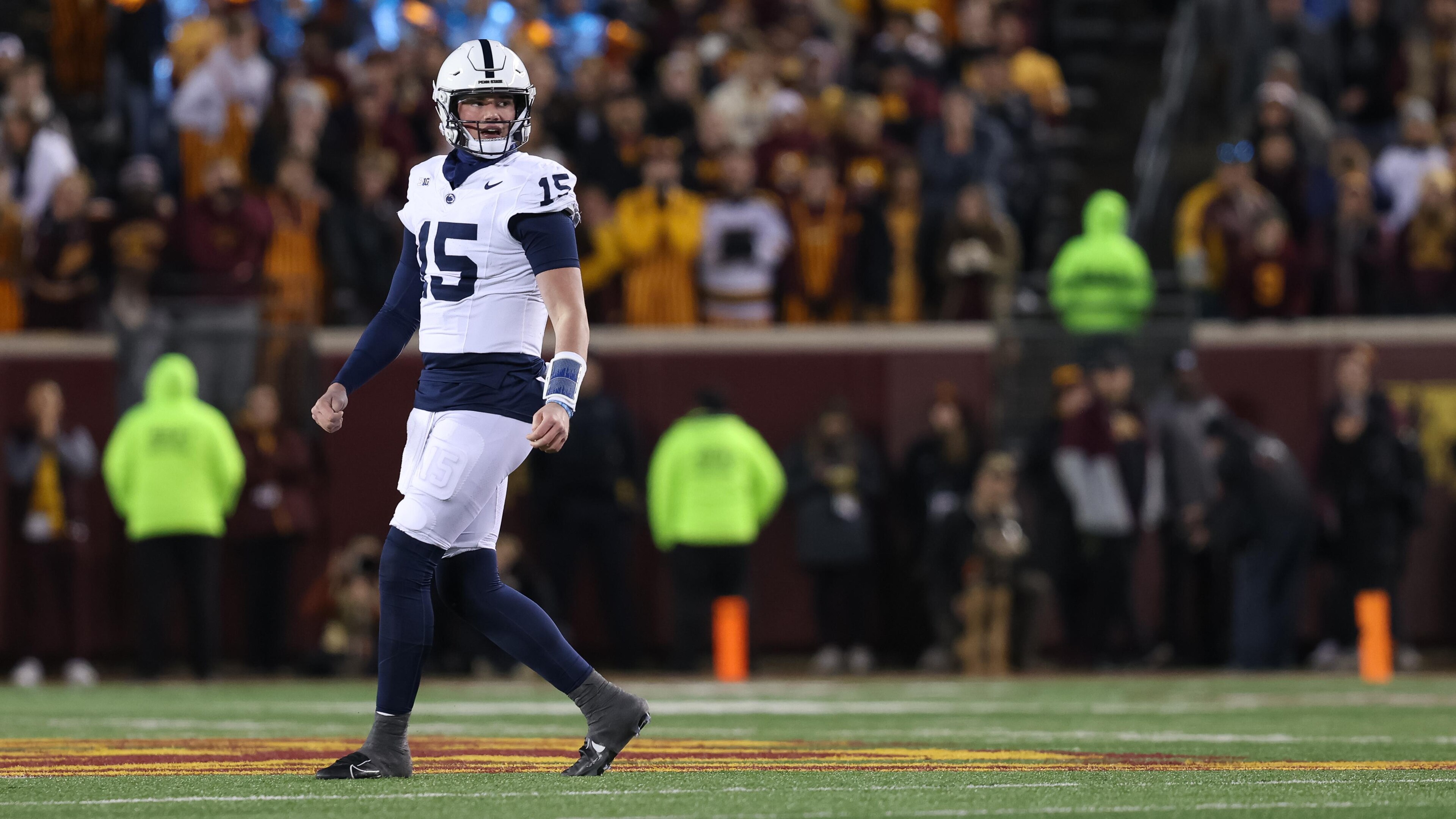 COLLEGE FOOTBALL: NOV 23 Penn State at Minnesota