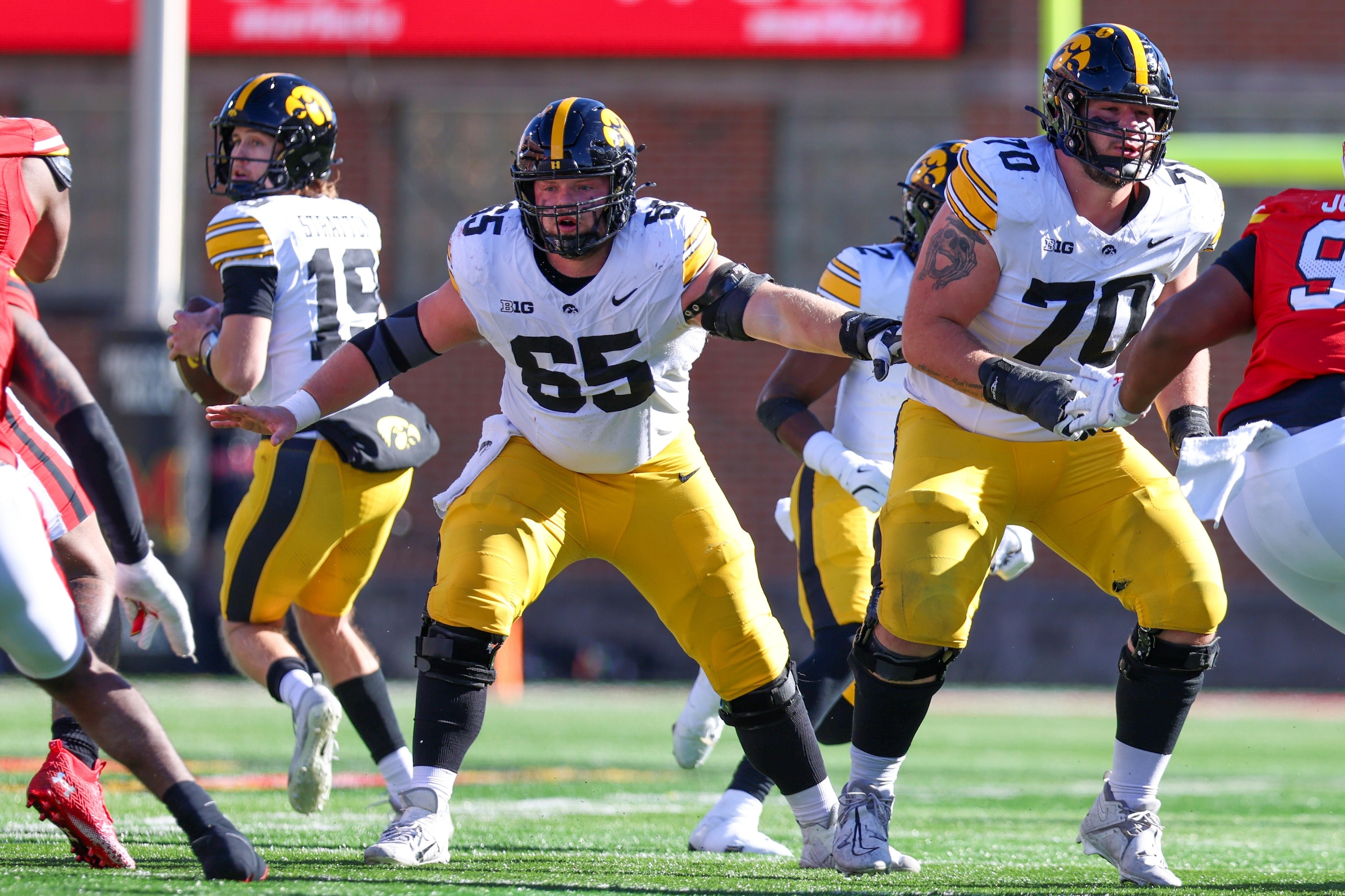 Iowa Hawkeyes v Maryland Terrapins