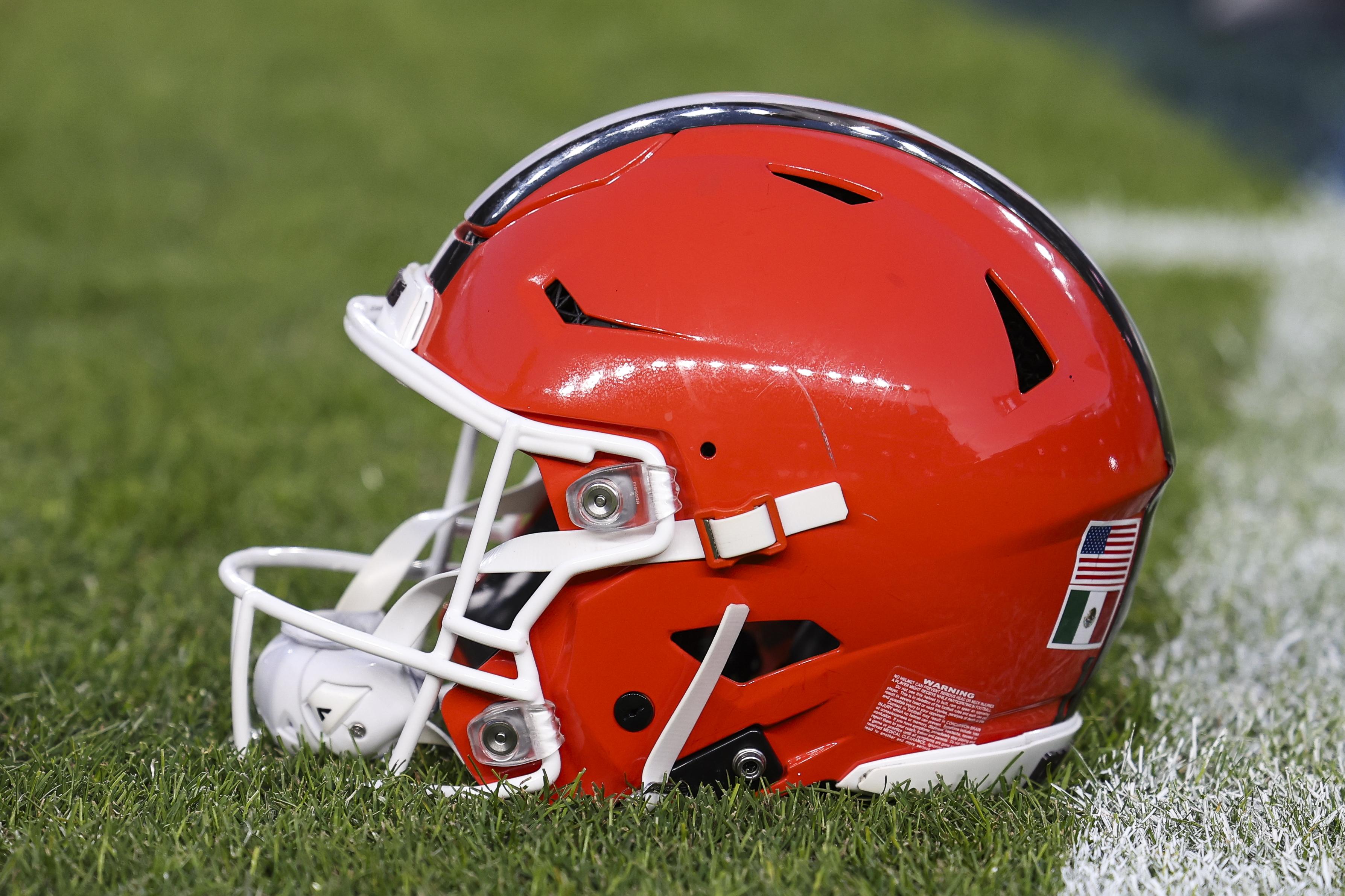 Browns Hype Vsreality Check: Helmets Or Wins? - 9pdedwr