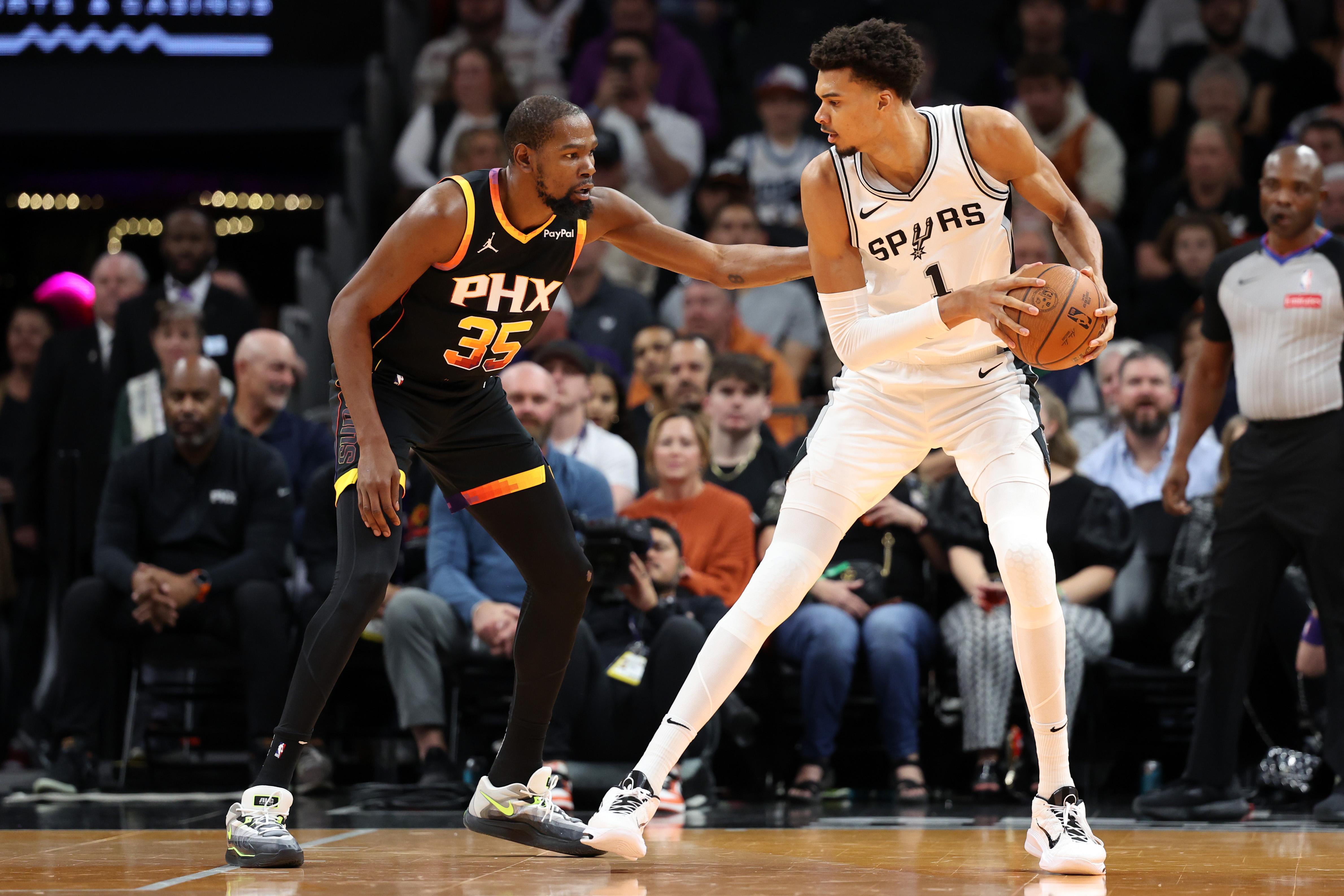 San Antonio Spurs v Phoenix Suns - Emirates NBA Cup