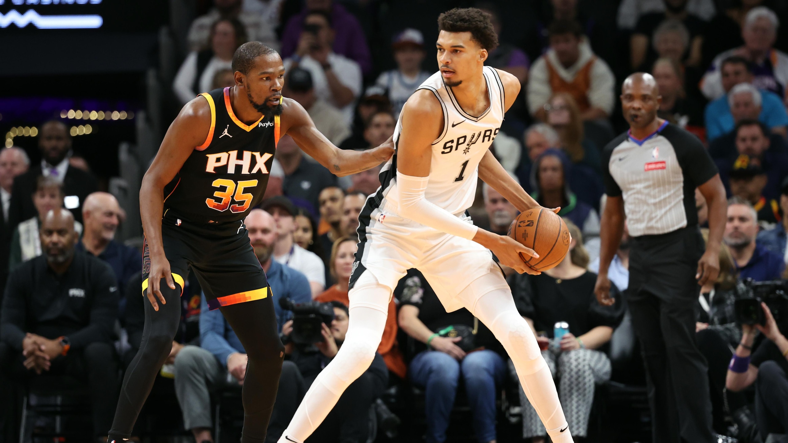 San Antonio Spurs v Phoenix Suns - Emirates NBA Cup San Antonio Spurs v Phoenix Suns - Emirates NBA Cup