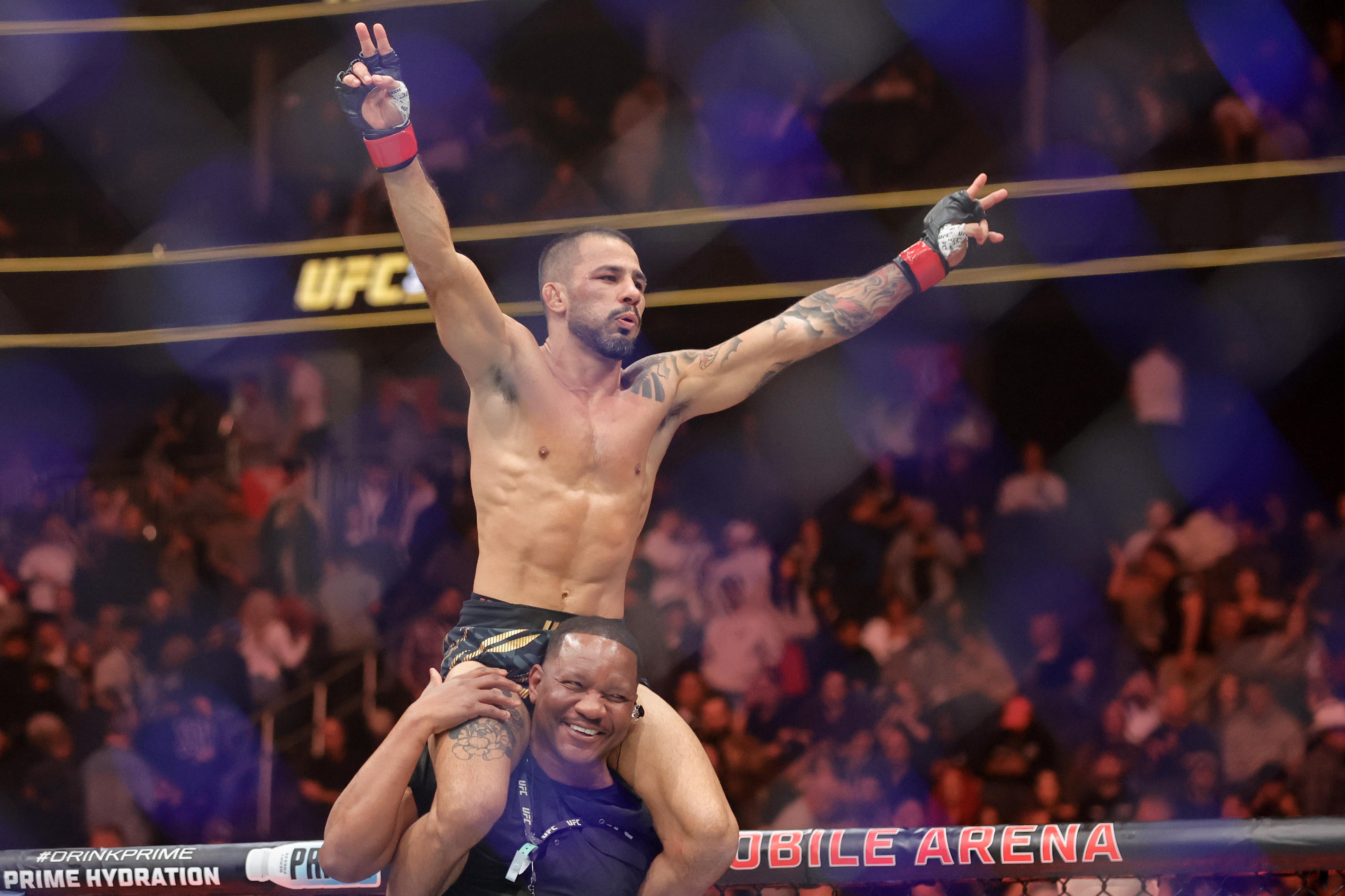 UFC 310: Pantoja v Asakura