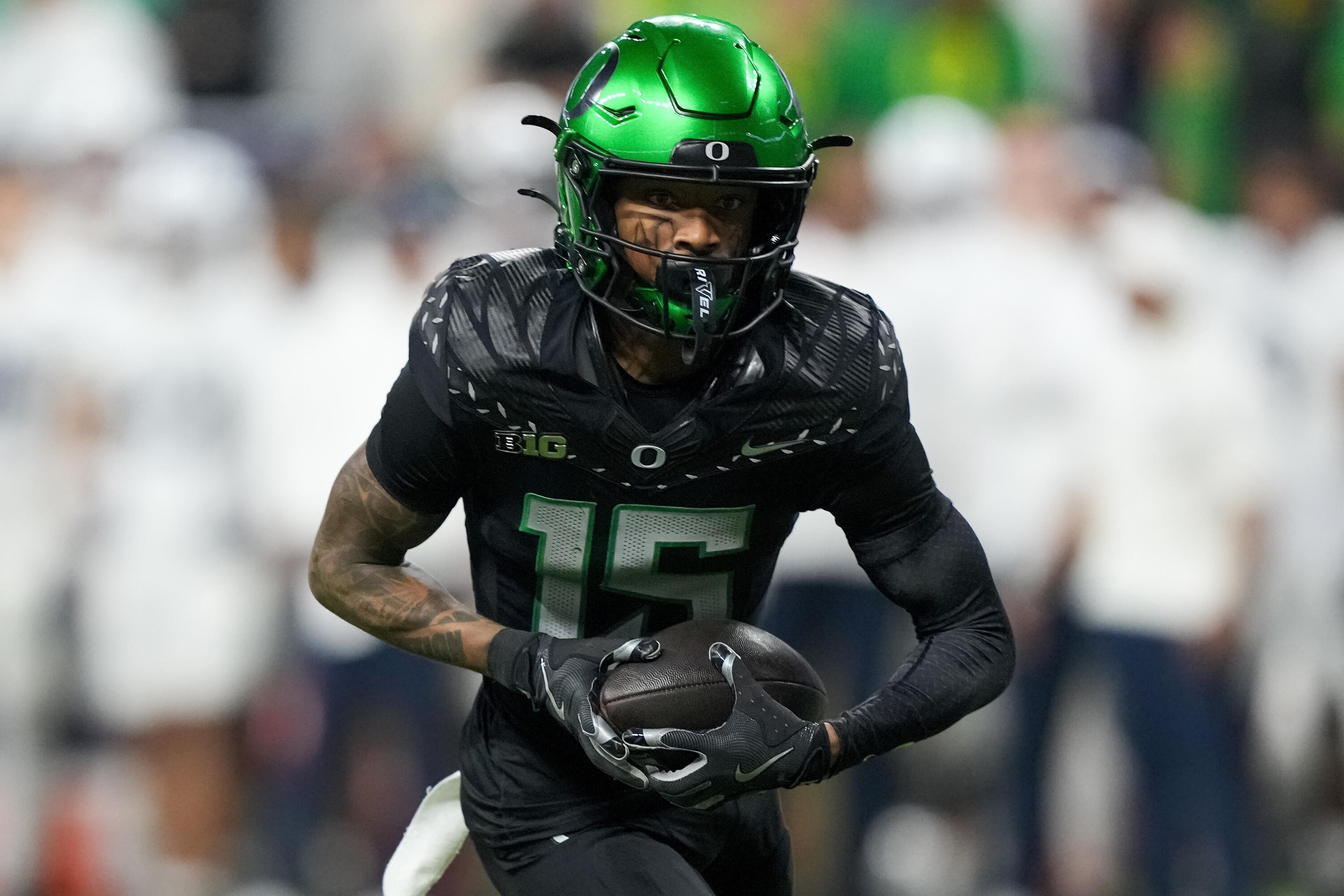 Tez Johnson Weighs in at 154 Pounds; Oregon WR Lightest Player at 2025