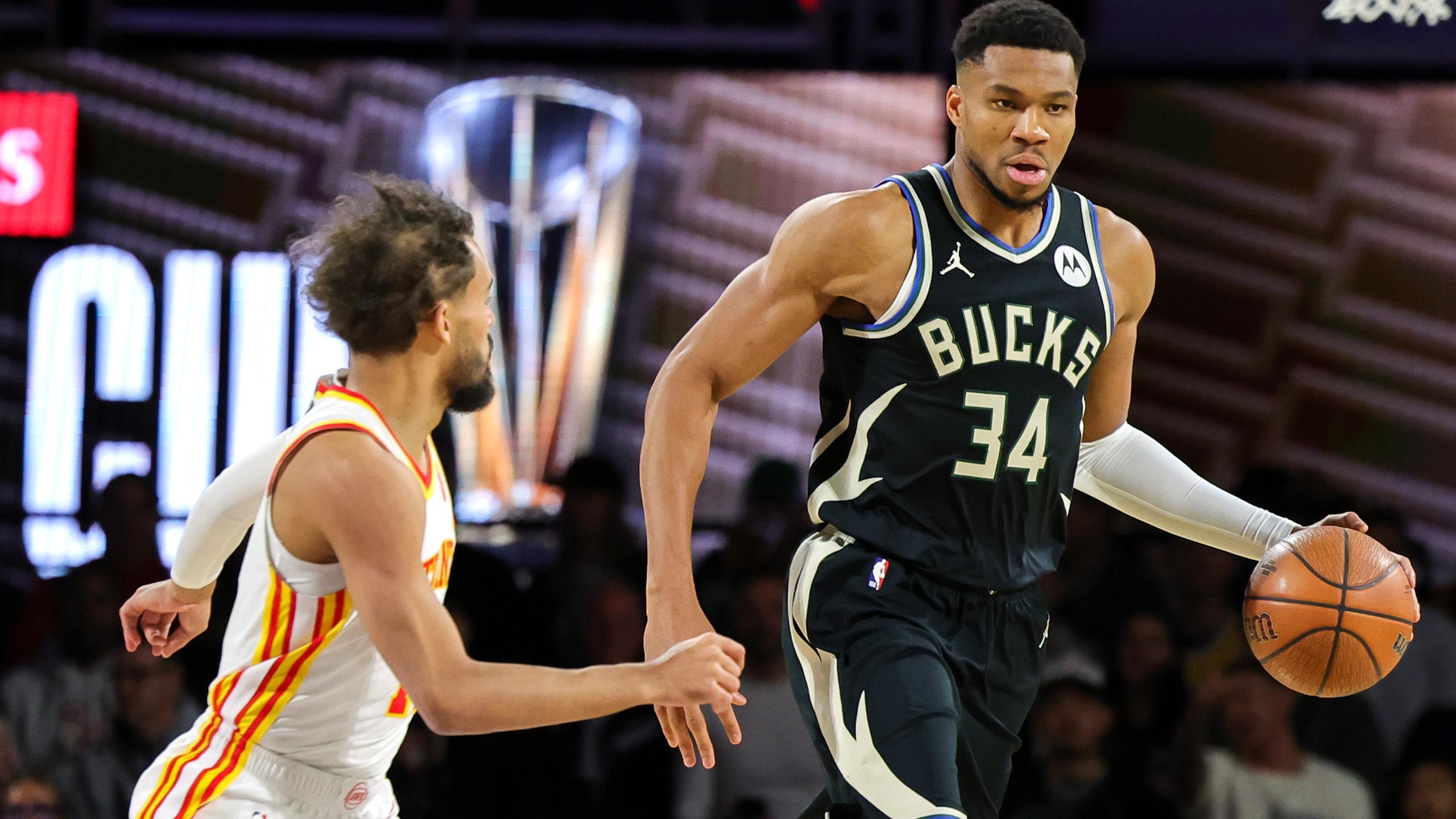 Atlanta Hawks v Milwaukee Bucks: Semifinals - Emirates NBA Cup 2024