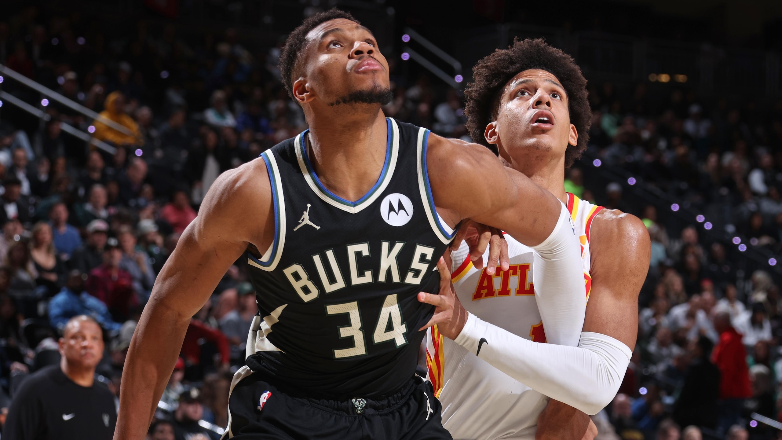 Atlanta Hawks v Milwaukee Bucks: Semifinals - Emirates NBA Cup 2024