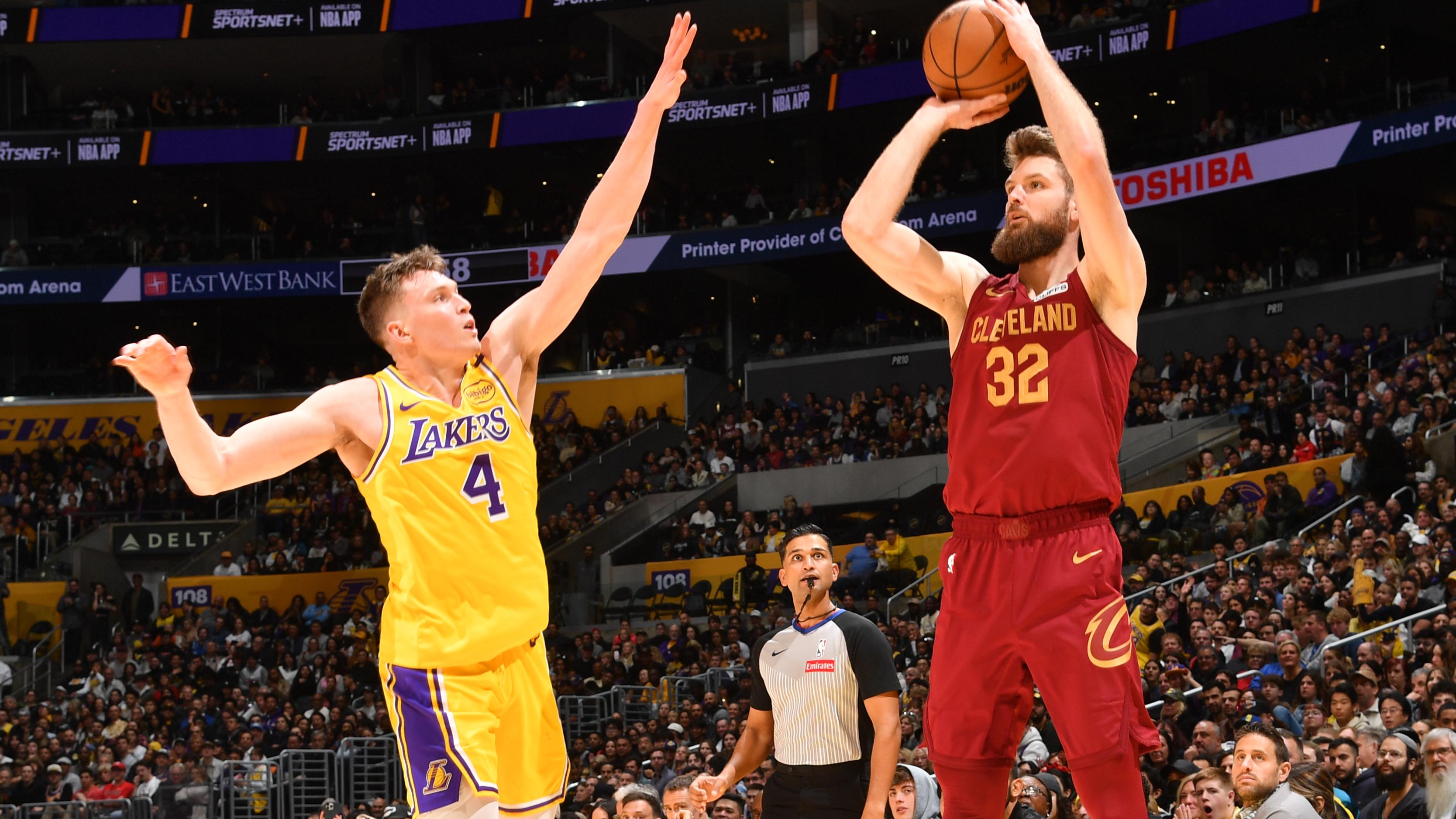 Cleveland Cavaliers v Los Angeles Lakers